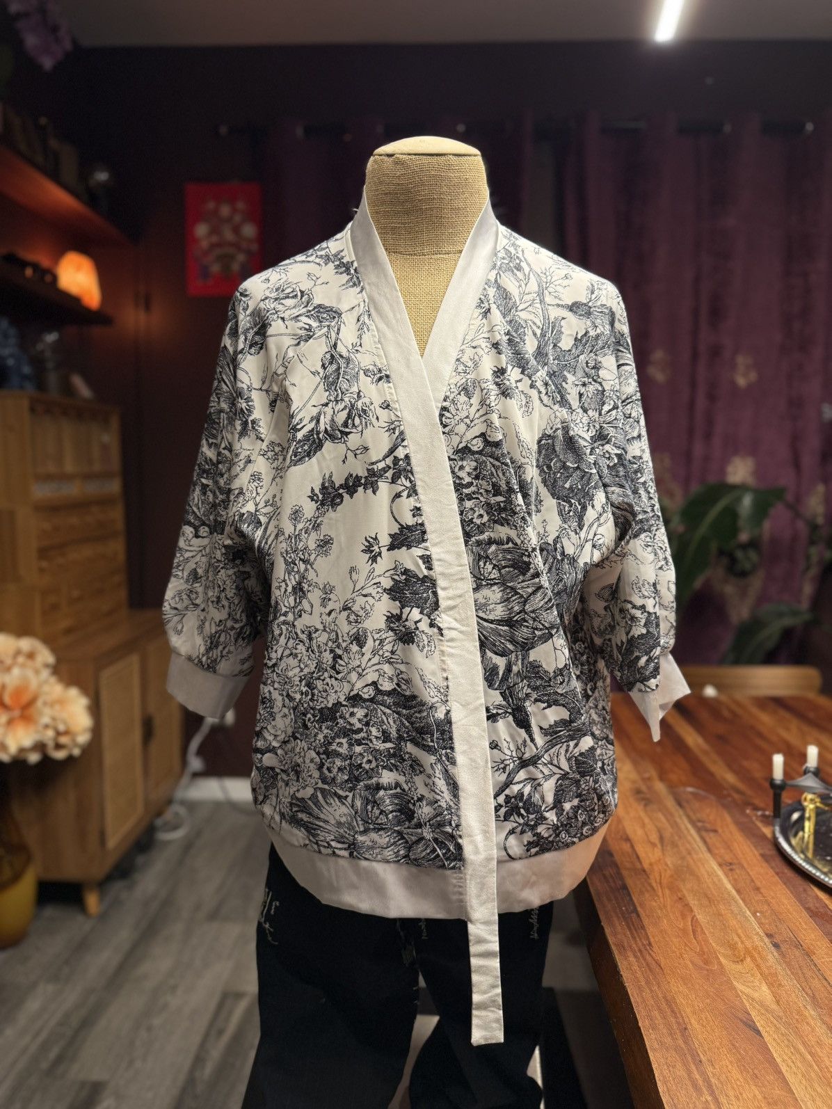 Other Vintage-Inspired Black & White Botanical Kimono Jacket Size M / US 6-8 / IT 42-44 - 1 Thumbnail