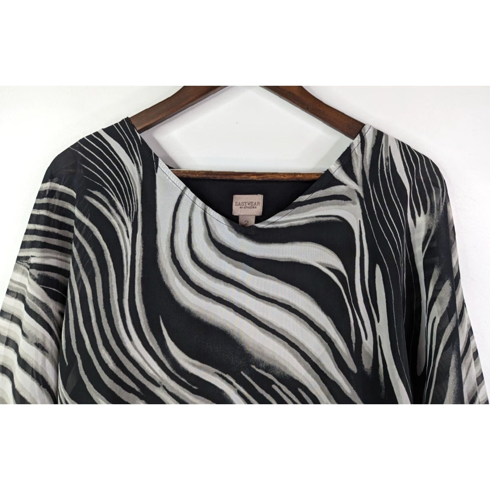 Vintage Chico's Easywear Blouse Shirt Zebra 3/4 Sleeve V-Neck Black L Women Size L / US 10 / IT 46 - 2 Thumbnail