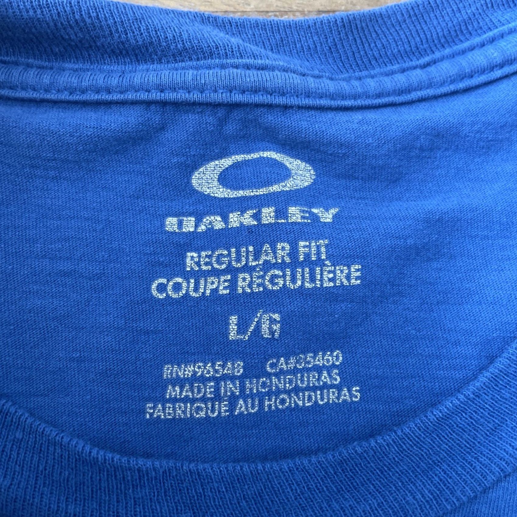 Oakley VINTAGE Oakley T Shirt Mens L Blue 90s 2000s Logo Short Sleeve Crew Neck Casual Shirt Size US L / EU 52-54 / 3 - 3 Thumbnail
