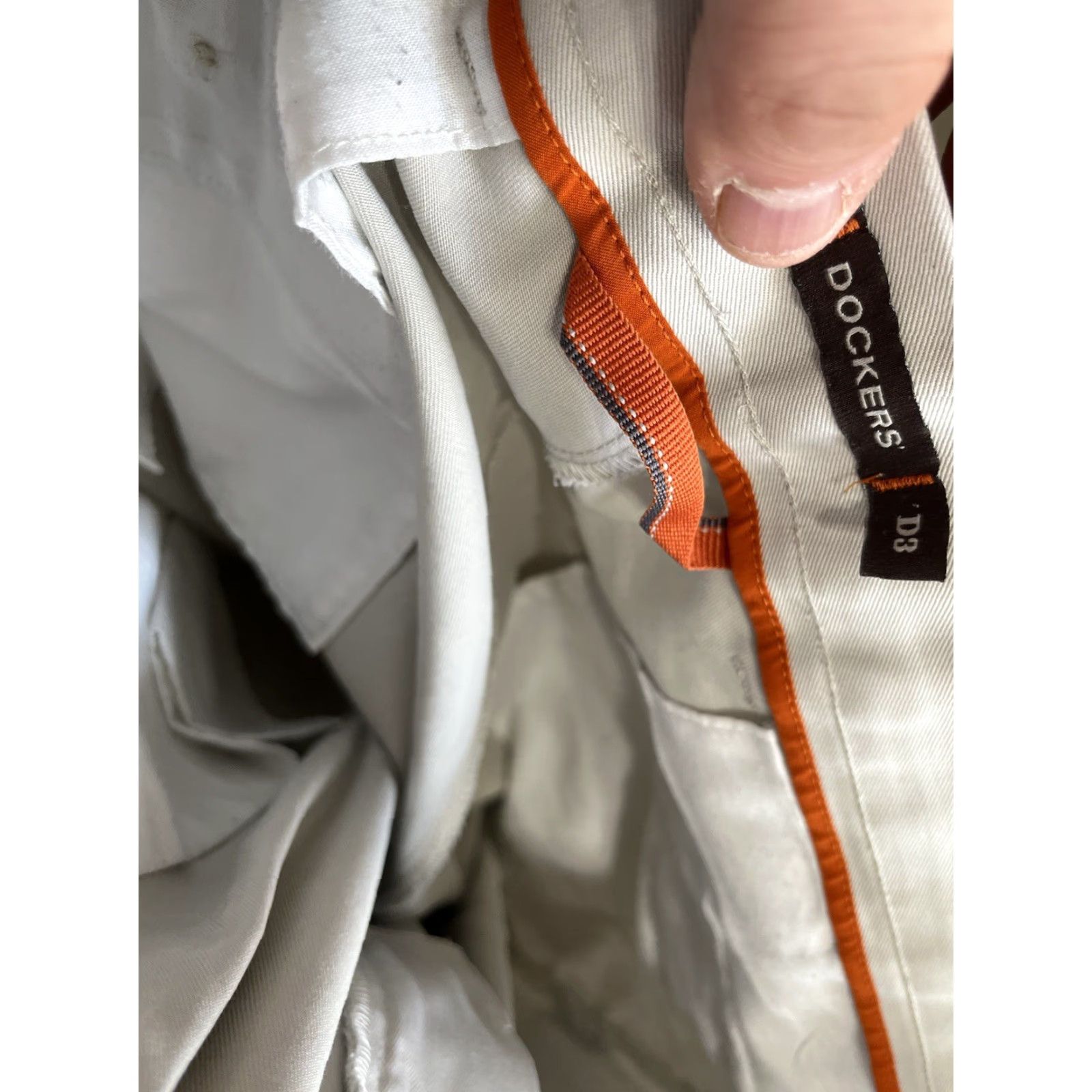 Dockers Dockers Mens Size 38x30 D3 Fit Chino Ivory Pleated Hemmed Pants Size US 38 / EU 54 - 5 Thumbnail