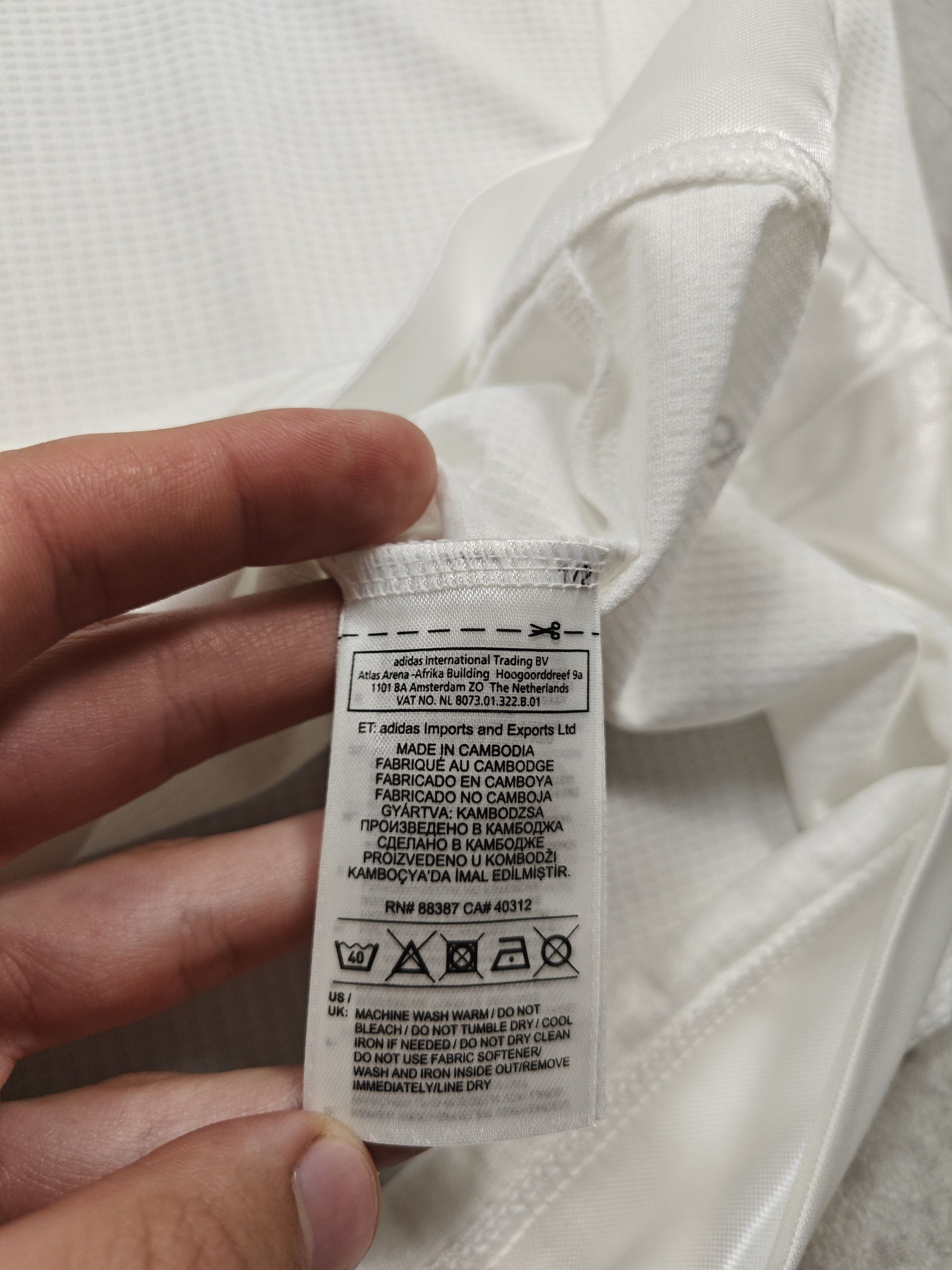 Adidas Real Madrid Size US XL / EU 56 / 4 - 8 Thumbnail
