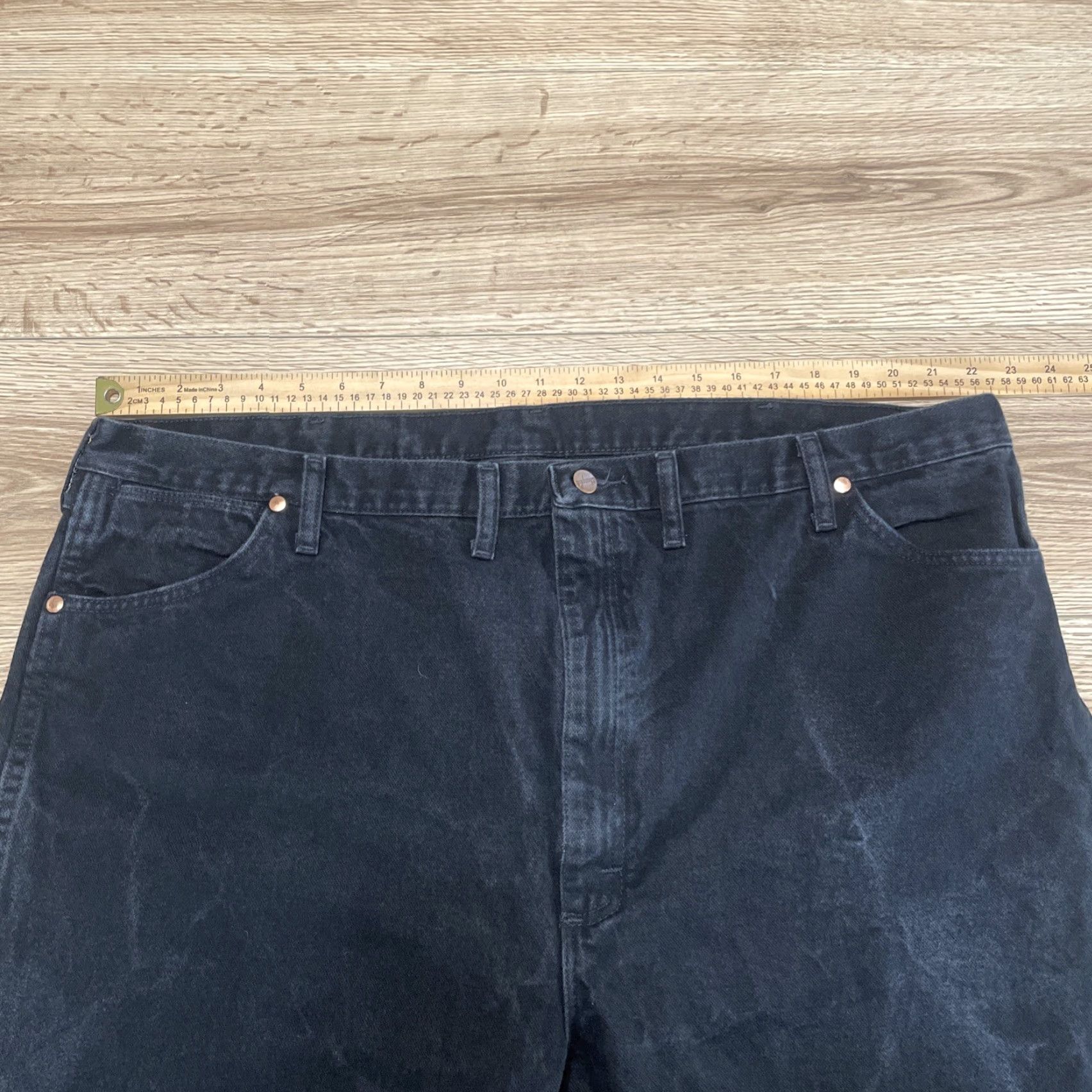 Wrangler WRANGLER Men's Regular Fit Straight Leg Faded Black Denim Jeans - Size 40x30 Size US 40 / EU 56 - 3 Thumbnail