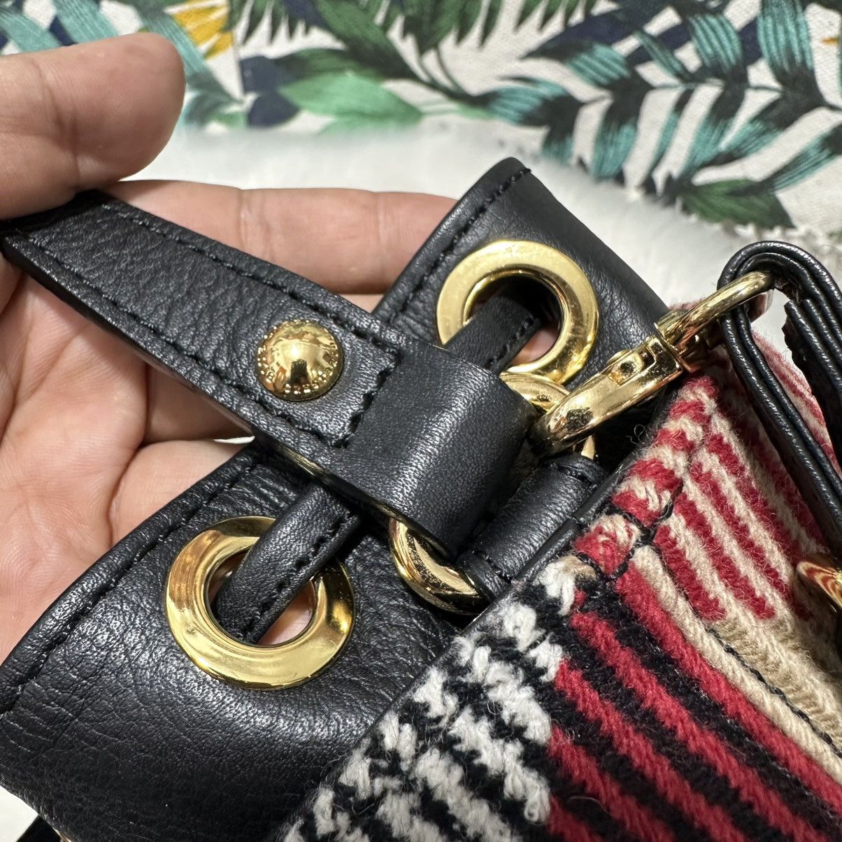 Other Authentic BLUE LABEL CRESTBRIDGE Bucket Crossbody Bag Size ONE SIZE - 12 Thumbnail