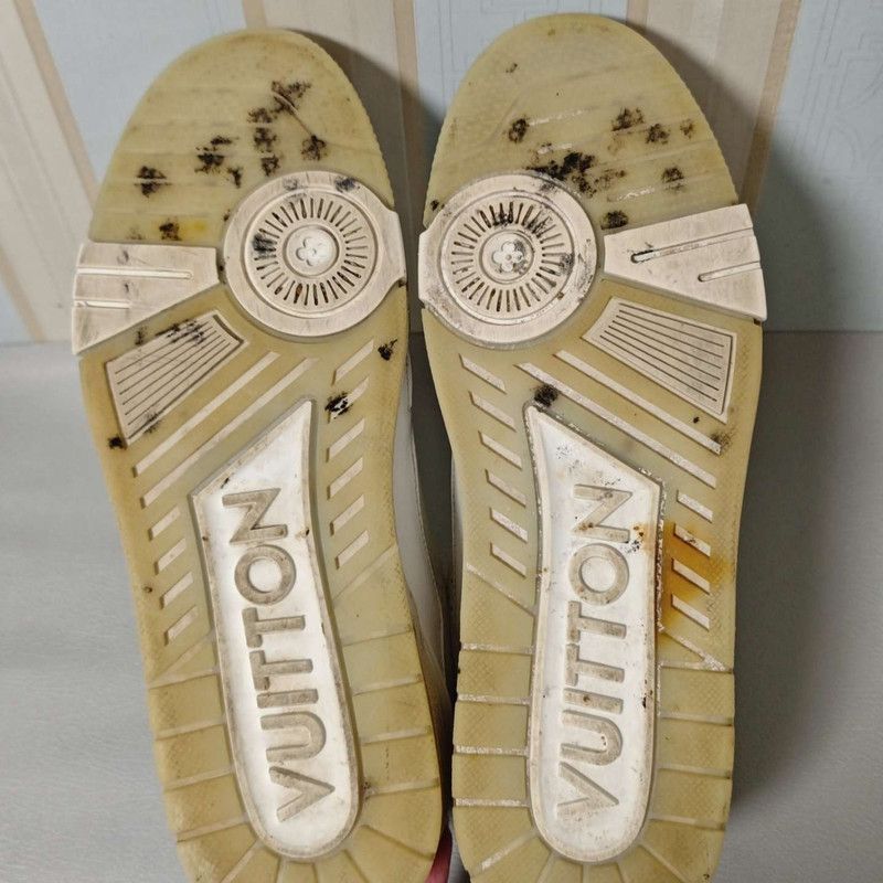 Louis Vuitton Louis Vuitton White Trainer Fashion Sneakers - Size US 8.5 / EU 41-42 - 2 Thumbnail