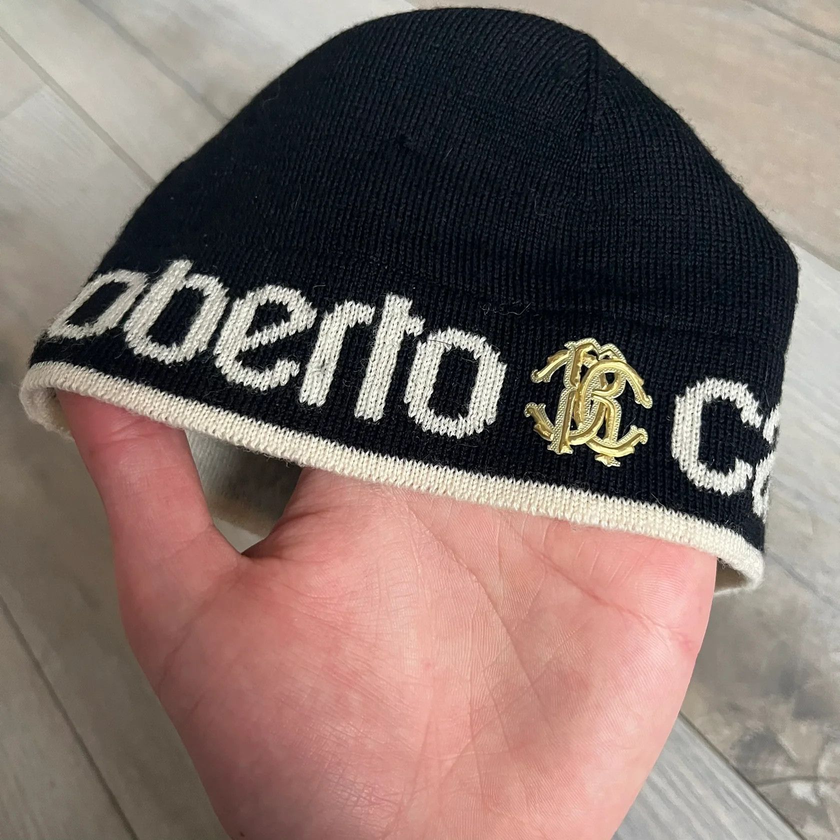 Roberto Cavalli Roberto Cavalli Gold Logo Beanie Size ONE SIZE - 4 Thumbnail