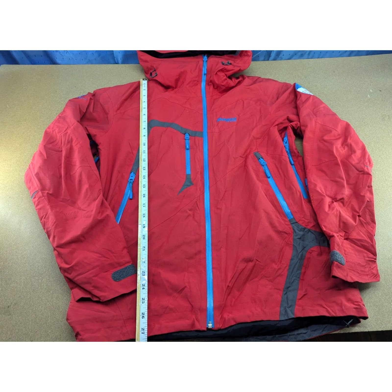 Ecco Bergans Jacket Womens ISOGAISA Dermizax RECCO Ski Outdoor Primaloft Hooded Long Red M Labled Size L / US 10 / IT 46 - 3 Thumbnail
