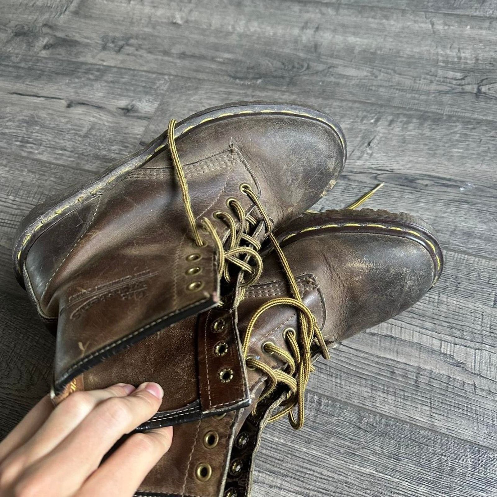 Dr. Martens × Vintage Vintage Dr Doc Martens Made In England Brown Leather Boots Size US 6 / EU 39 - 2 Thumbnail
