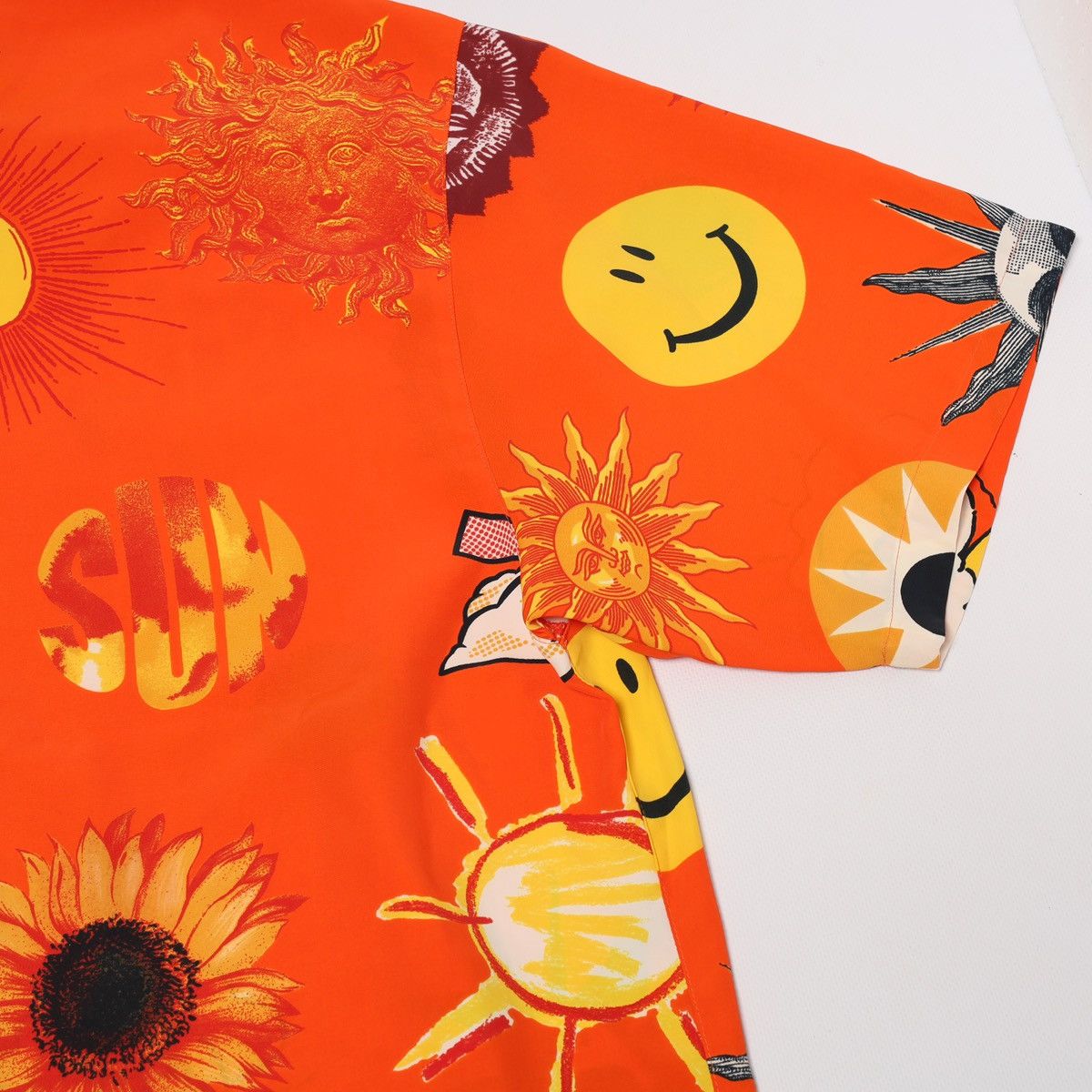 Moschino Moschino Jeans Vintage Short Sleeve Shirt Printed Orange Sun Size US M / EU 48-50 / 2 - 15 Thumbnail