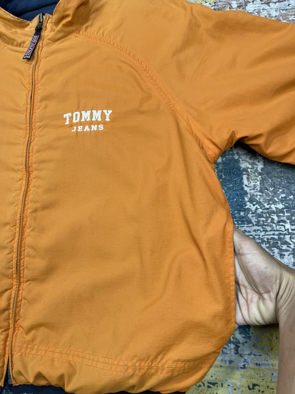 Tommy Hilfiger Vtg Tommy Hilfiger Denim Reversible Jackets Size US XL / EU 56 / 4 - 9 Thumbnail