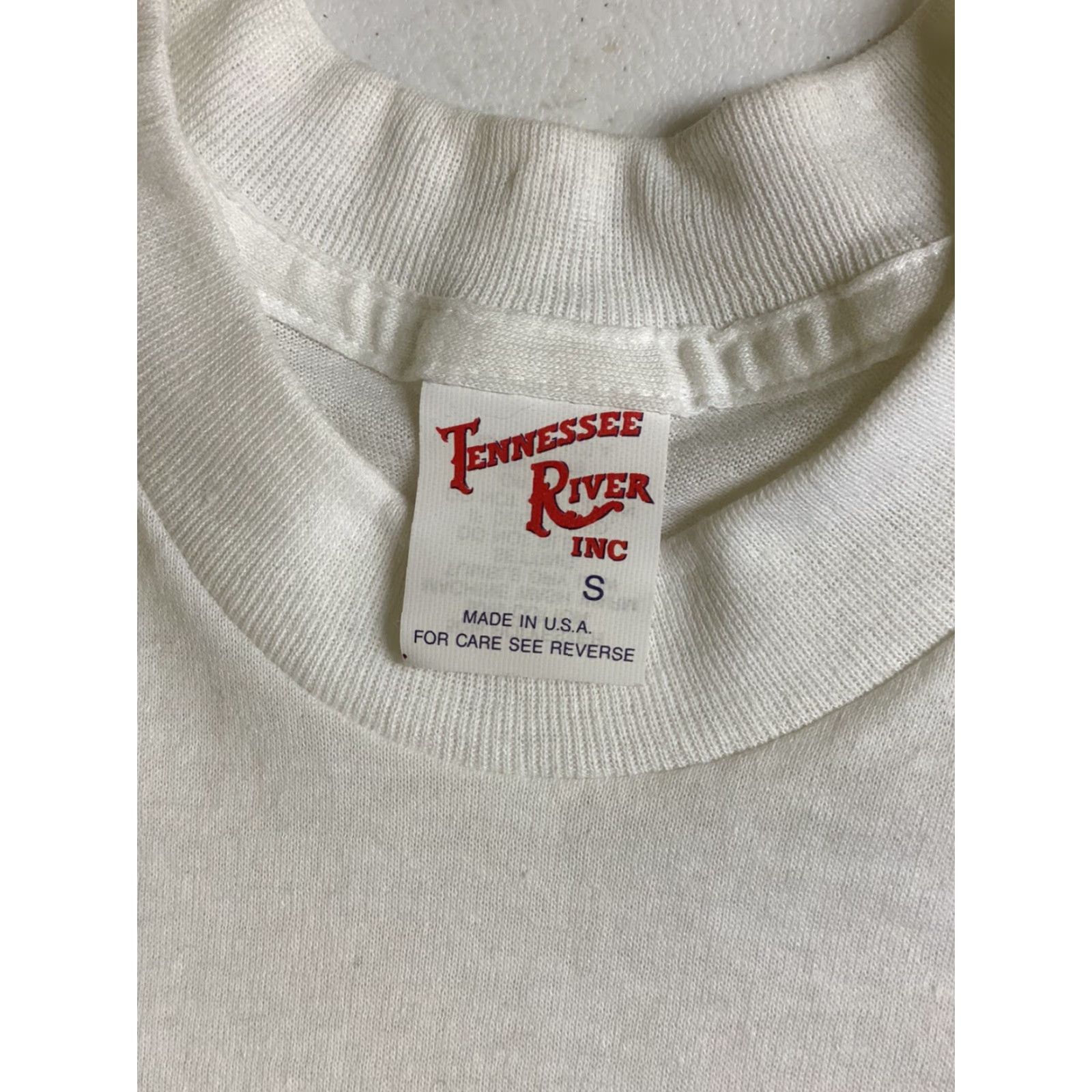 Vintage VINTAGE NOS Small Desert Storm Kuwait White Short Sleeve Tennessee T-shirt Mens Size US S / EU 44-46 / 1 - 5 Thumbnail