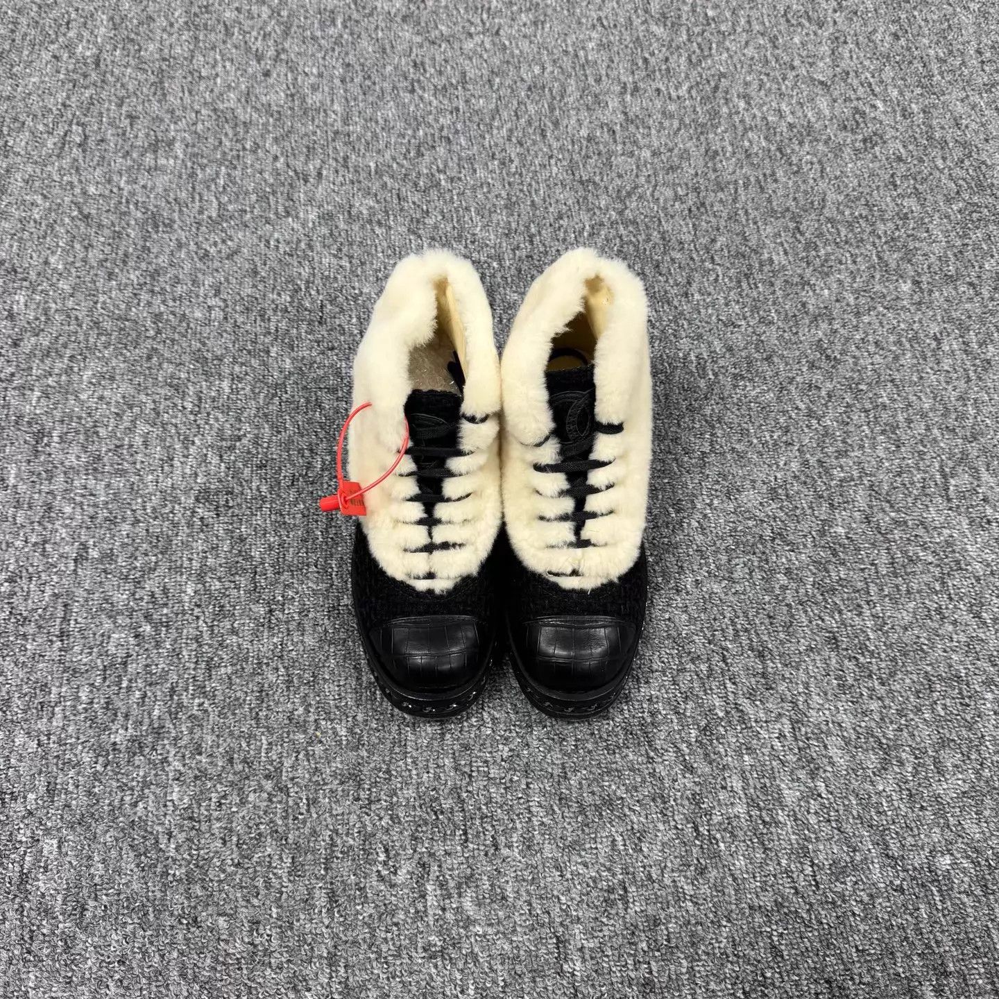 Chanel Chanel Black Teddy Fur Leather Chain Snow Boots 37 Size US 6.5 / IT 36.5 - 3 Thumbnail