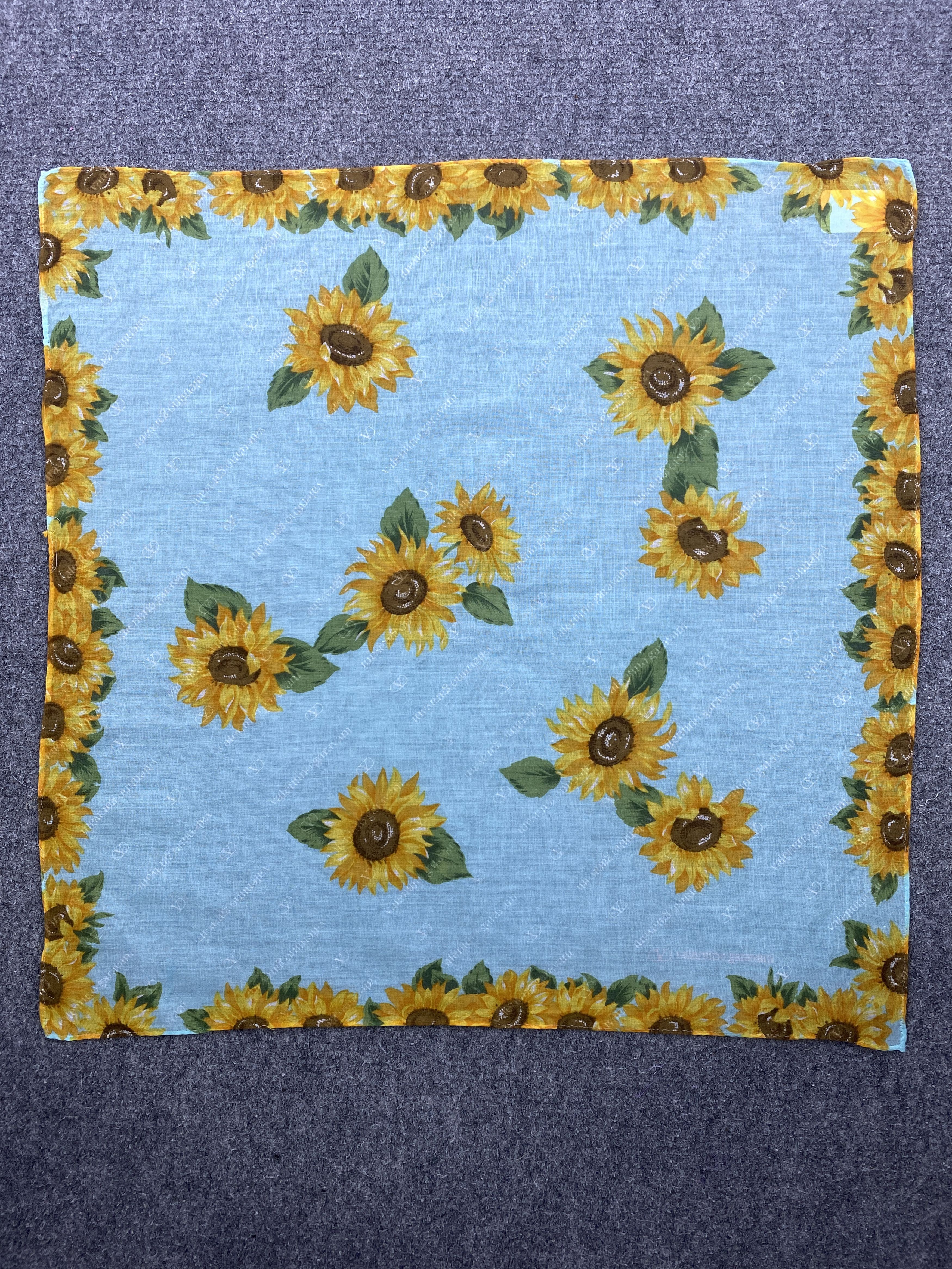 Valentino Valentino Garavani Handkerchief Neckerchief HKC0758 Size ONE SIZE - 4 Thumbnail