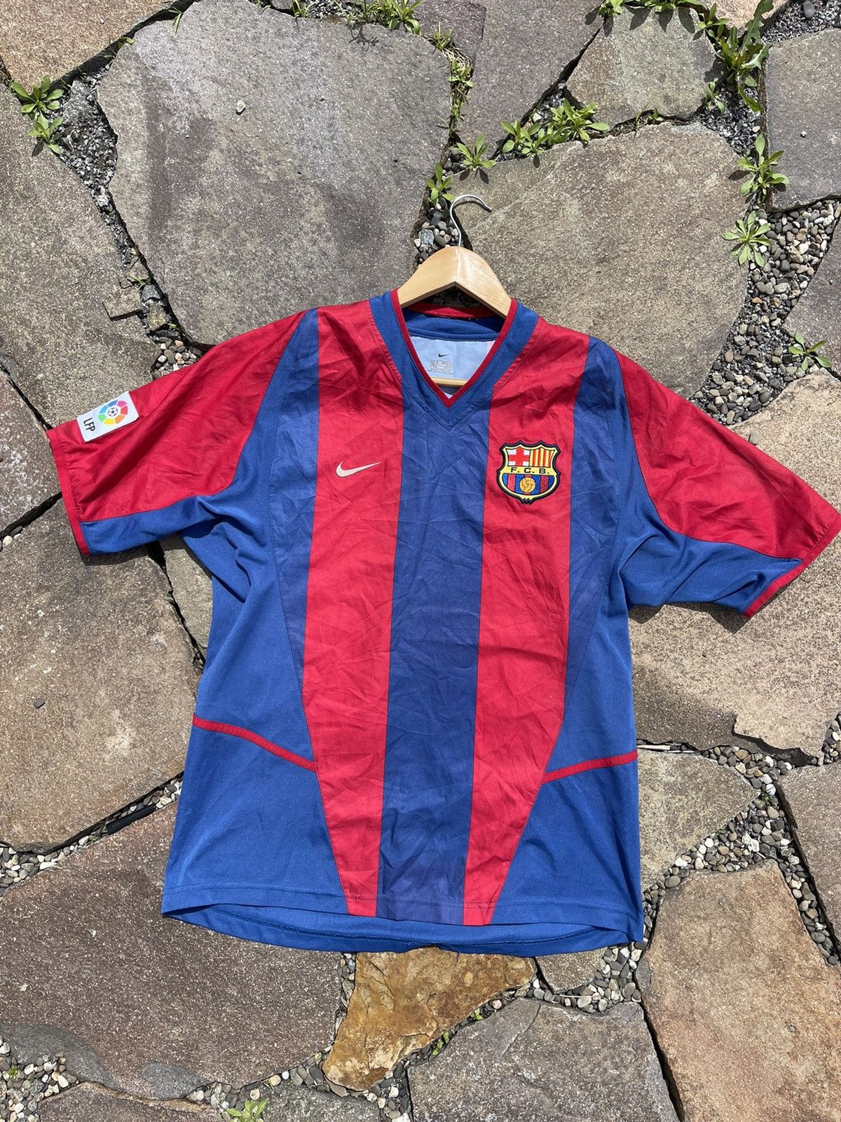 Nike × Vintage 2002 Nike Vintage Barcelona rare soccer jersey Travis Scott Size US M / EU 48-50 / 2 - 2 Thumbnail