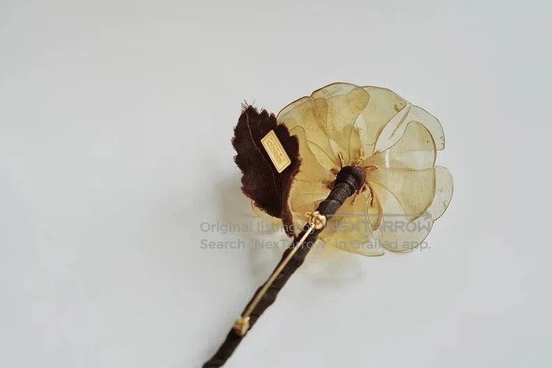 Kenzo 1980s Kenzo Amber Transparent Flower Brooch. Size ONE SIZE - 7 Thumbnail