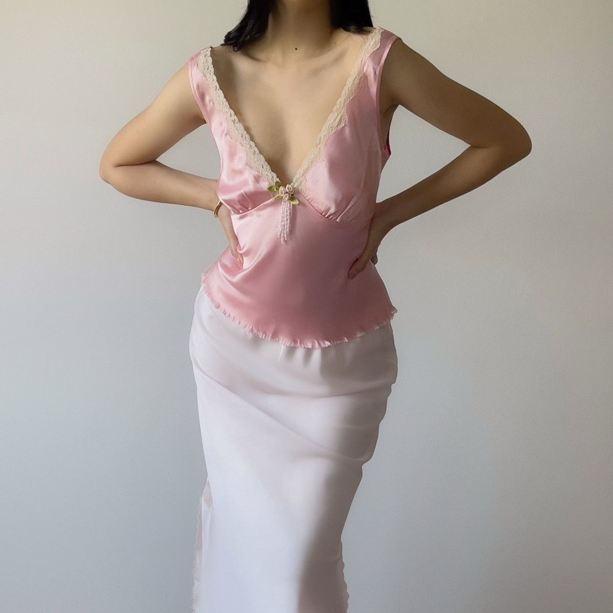 Victoria's Secret Romantic Pink Satin Top (Medium) Size M / US 6-8 / IT 42-44 - 1 Thumbnail