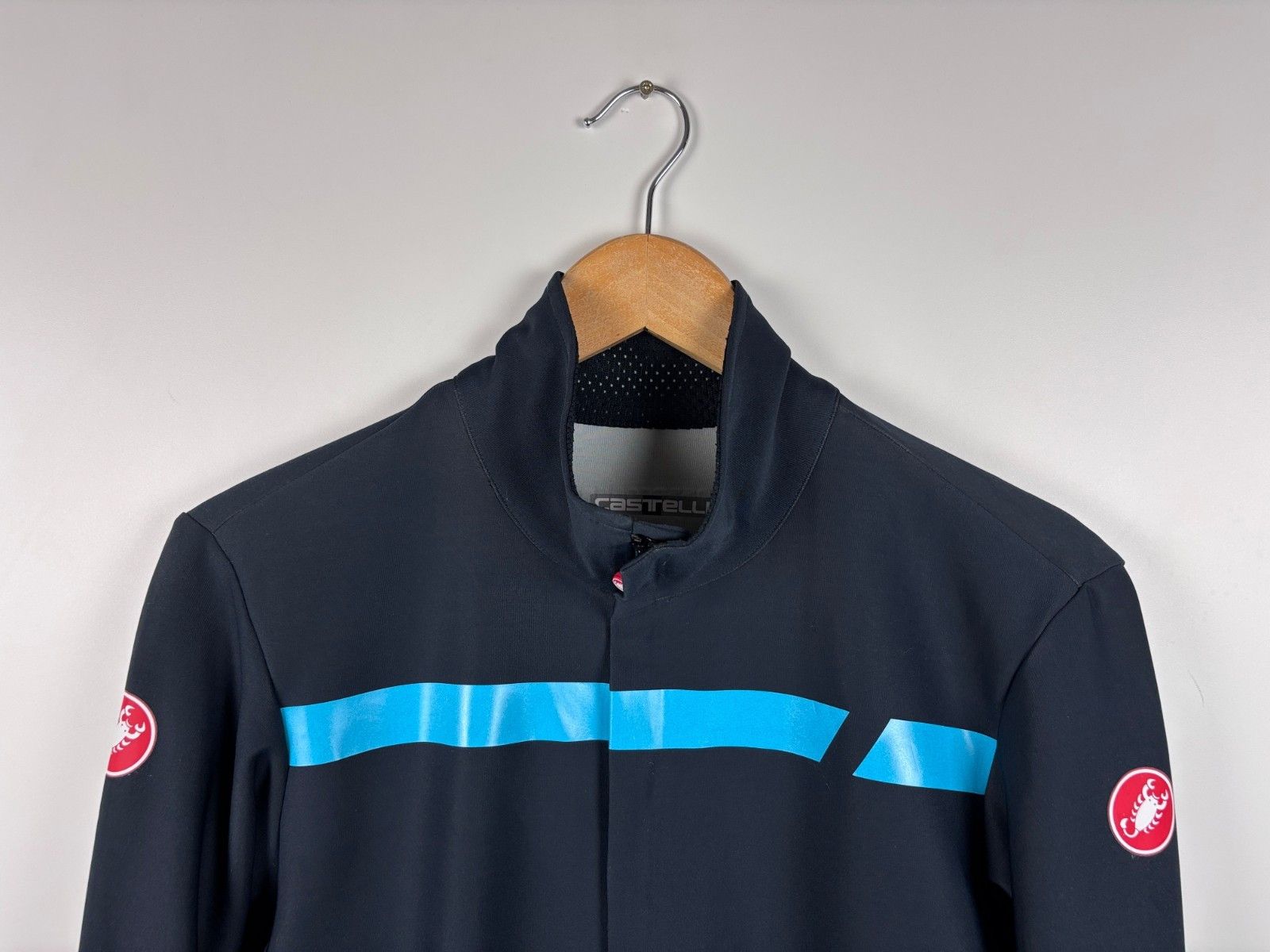 Other Castelli Perfetto Gore Windstopper Cycling Jacket Size L Size US L / EU 52-54 / 3 - 2 Thumbnail