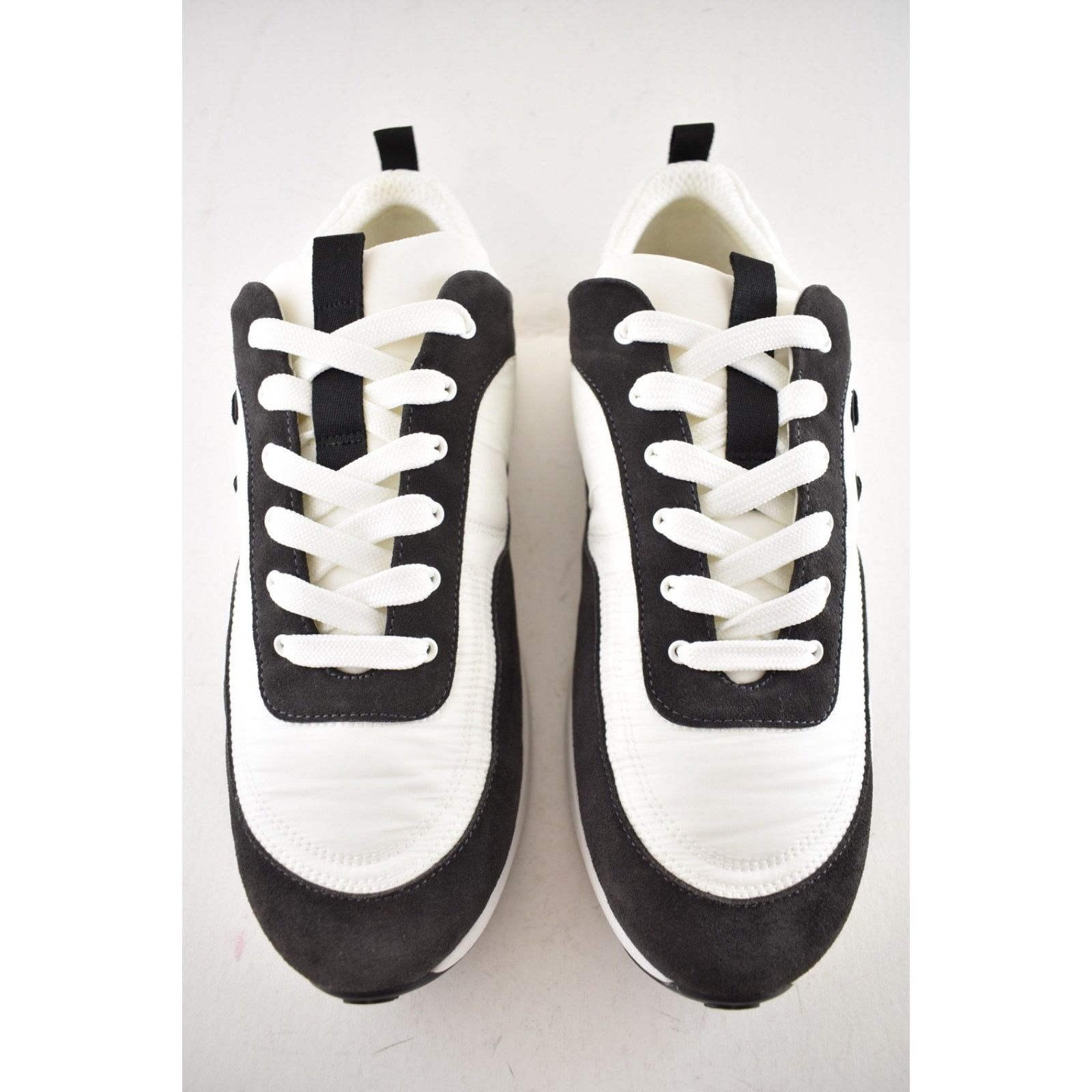 Chanel 21P Mens Grey Black White CC Logo Low Top Lace Up