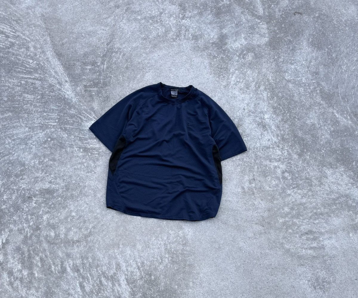 Nike × Vintage Vintage Nike 90s streetwear y2k track t-shirt Size US L / EU 52-54 / 3 - 1 Thumbnail