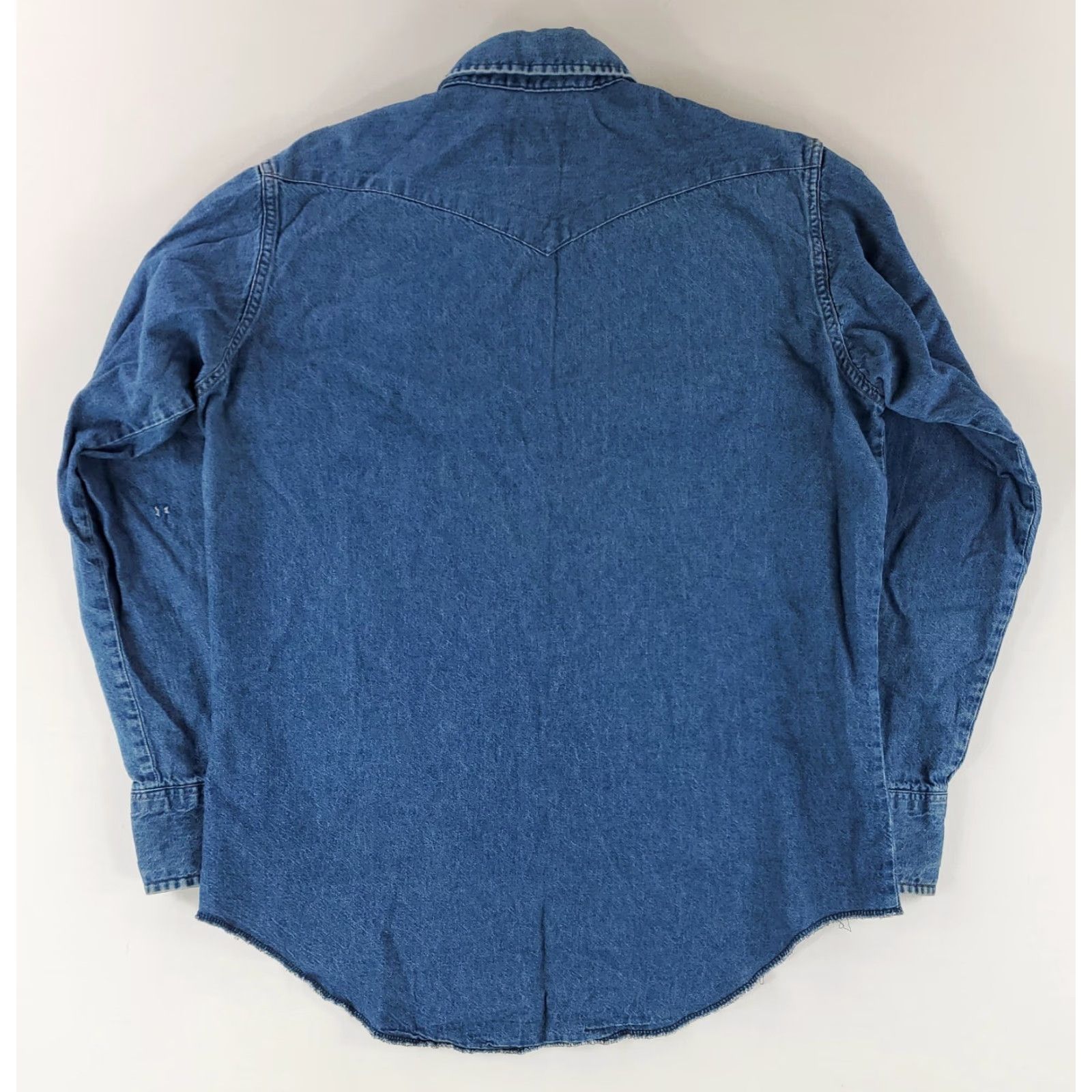 Wrangler VINTAGE Wrangler Shirt Denim Pearl Snap Blue Made USA Mens L 16.5-35 Blue Mens L Denim 90s Wrangler Shirt VTG 90s Pearl Snap Blue Made USA Size US L / EU 52-54 / 3 - 5 Thumbnail