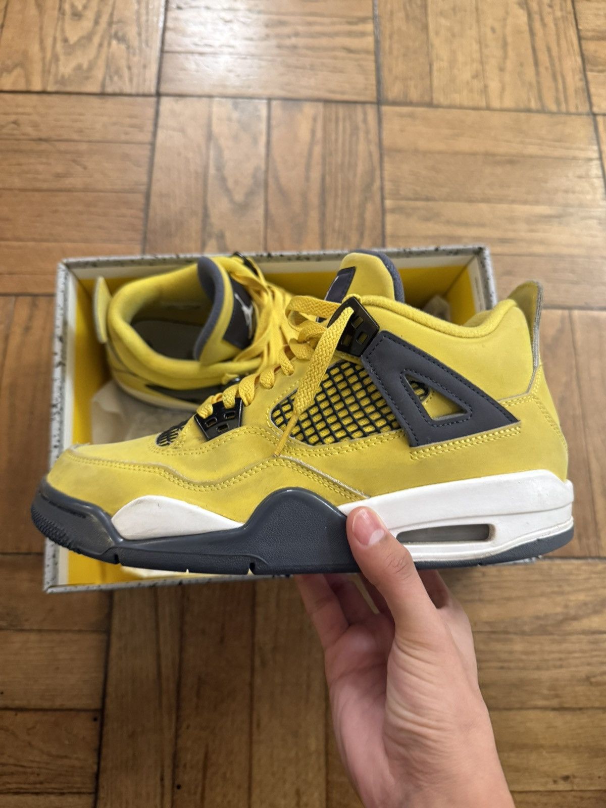 Jordan Brand Jordan 4 lightning Size US 6 / EU 39 - 2 Thumbnail