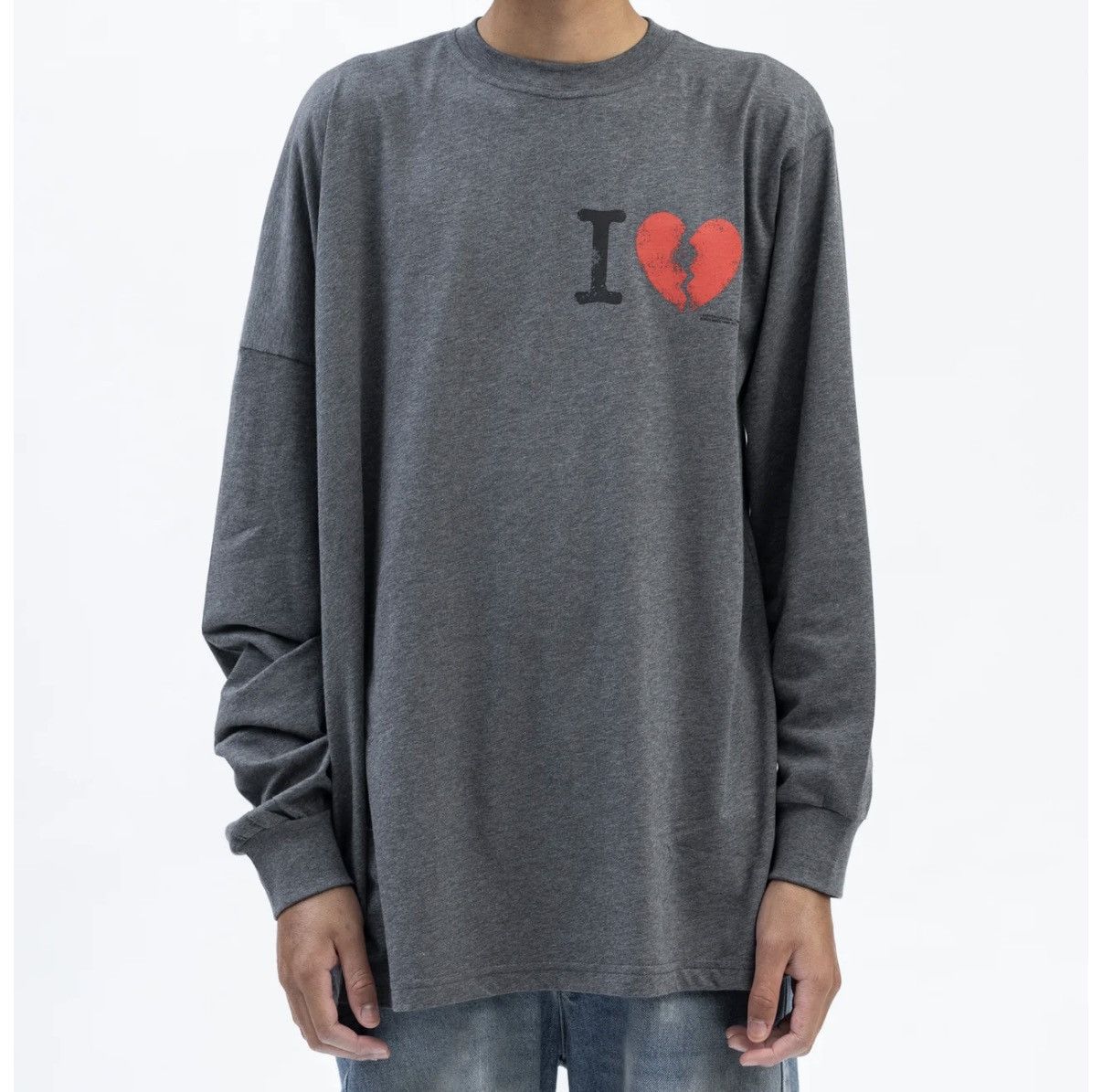 Magliano Magliano “I Suffer” gray long-sleeved asymmetrical tshirt Size US S / EU 44-46 / 1 - 1 Thumbnail