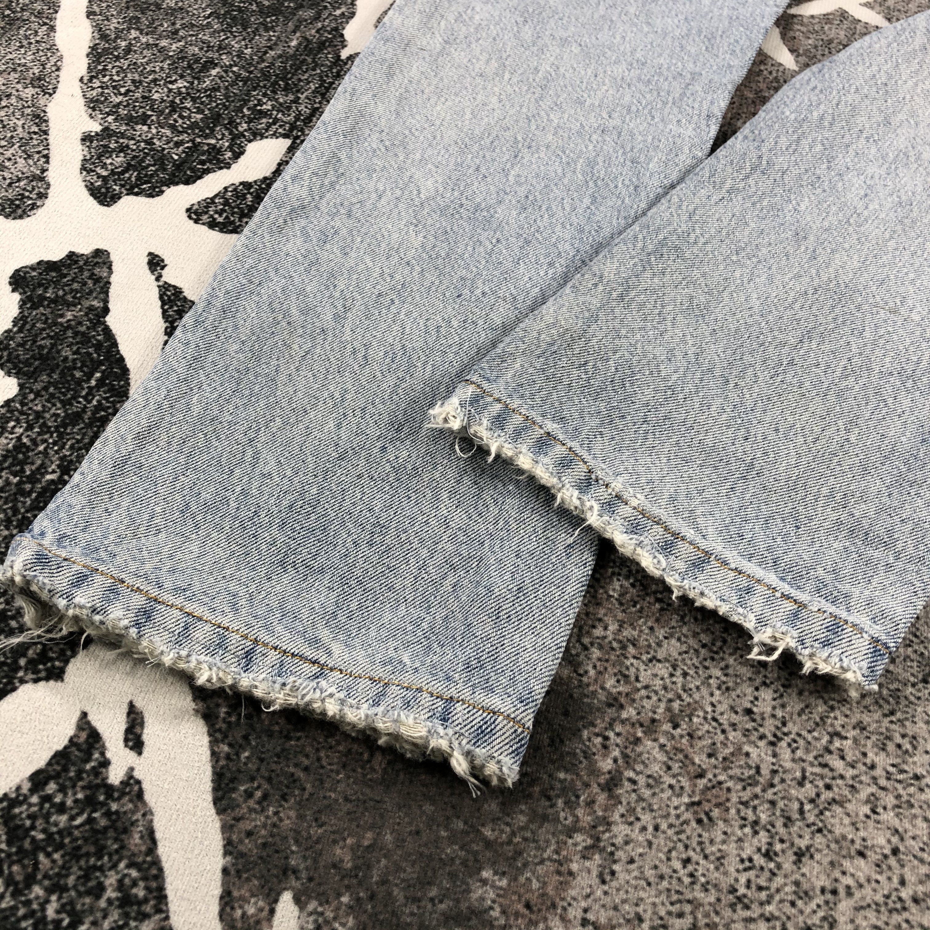 Levi's Vintage 90s Levis 505 Jeans Distressed Denim KJ977 Size US 35 - 6 Thumbnail