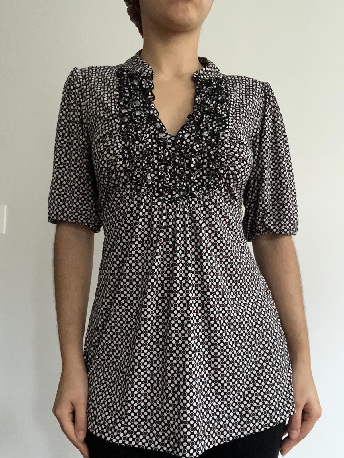 Other Women’s patterned stretchy tight top with frilly neckline Size L / US 10 / IT 46 - 3 Thumbnail