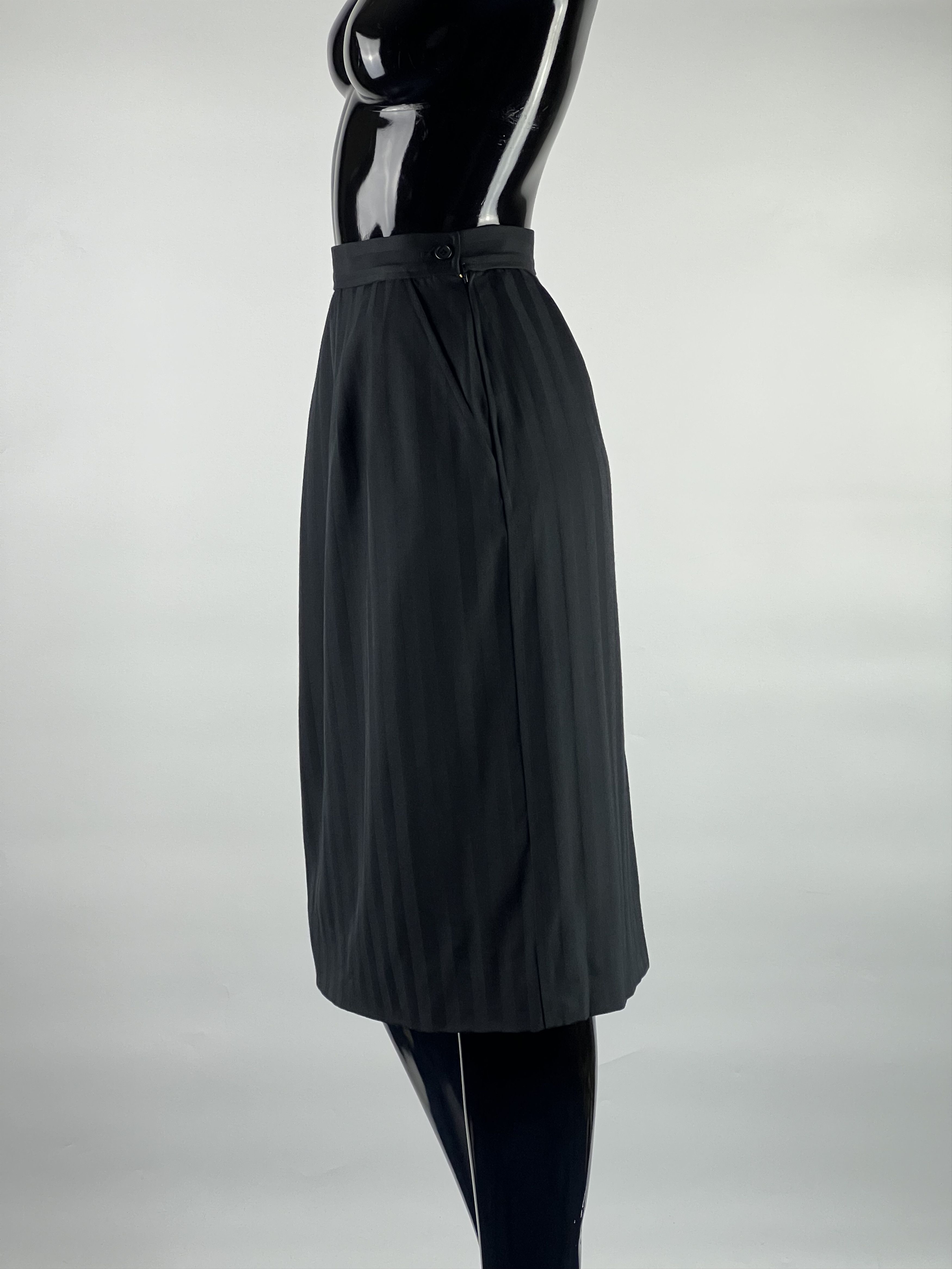 Yves Saint Laurent 90s Rare Vtg Yves Saint Laurent Variation Striped Wool Skirt Size 27" / US 4 / IT 40 - 2 Thumbnail