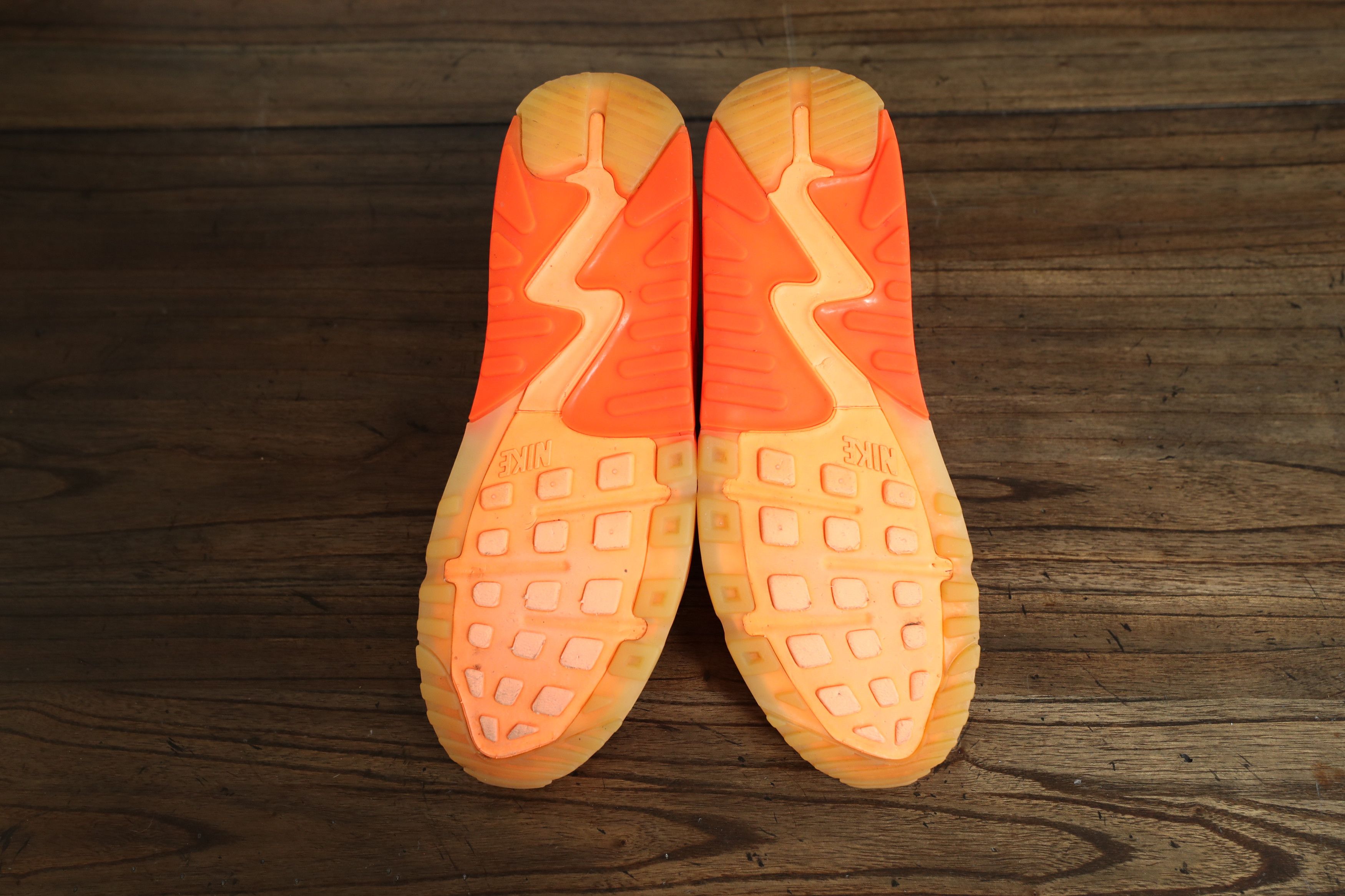 Nike Nike Air Max 90 Ice 'Atomic Mango' (9.5) Size US 9.5 / EU 42-43 - 12 Thumbnail
