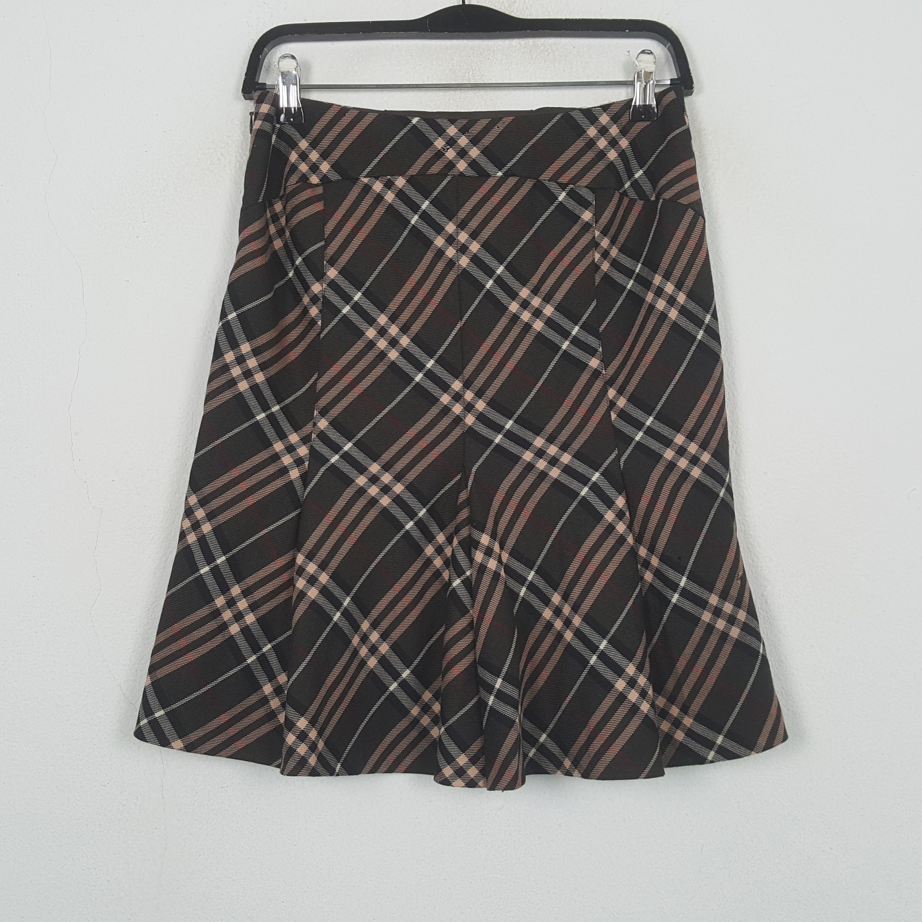Burberry Burberry Blue Label Fashion Brand Skirts RR28 Size 27" / US 4 / IT 40 - 1 Thumbnail