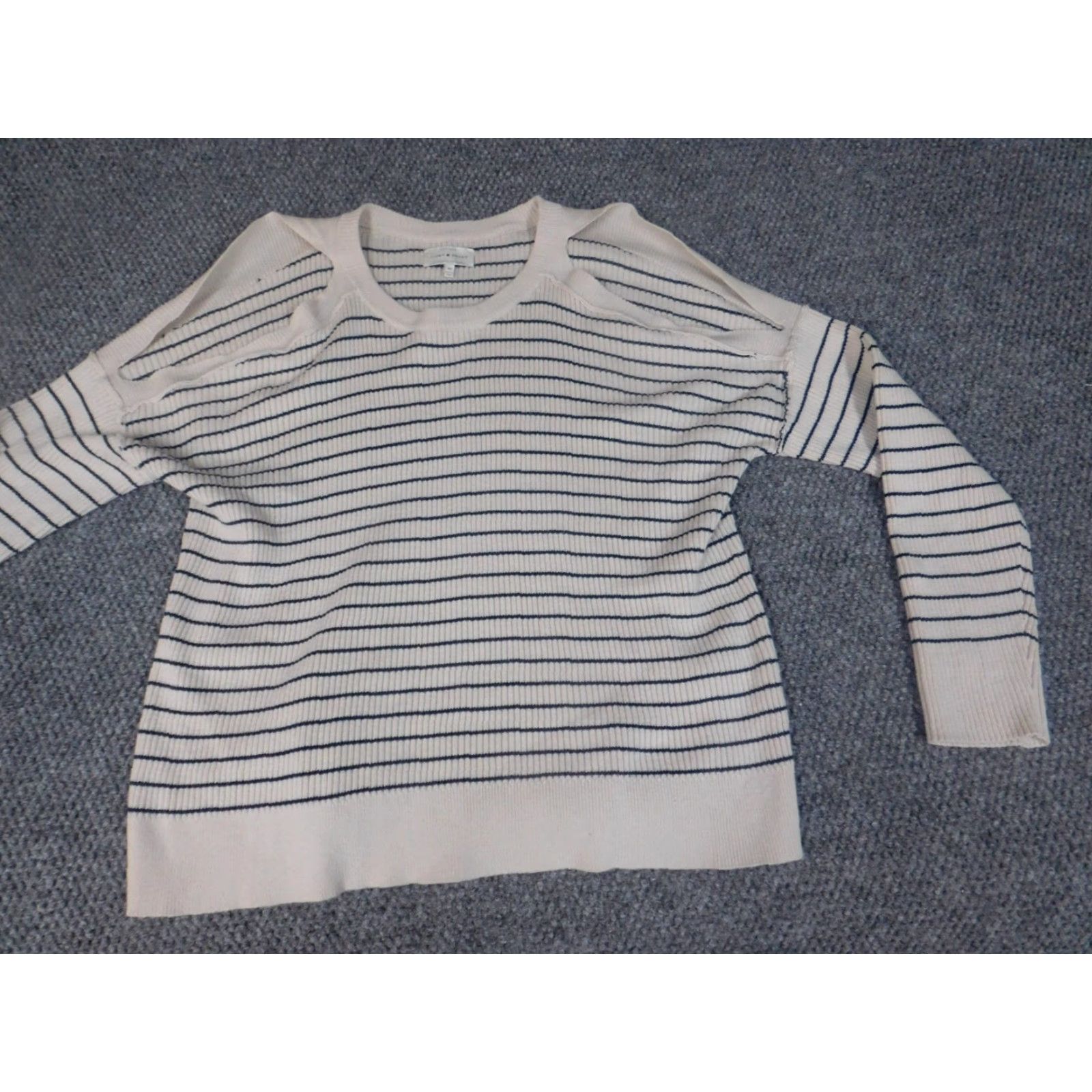 Lucky Brand Lucky Brand Sweater Womens Medium Beige off the shoulder slit pullover Size M / US 6-8 / IT 42-44 - 3 Thumbnail