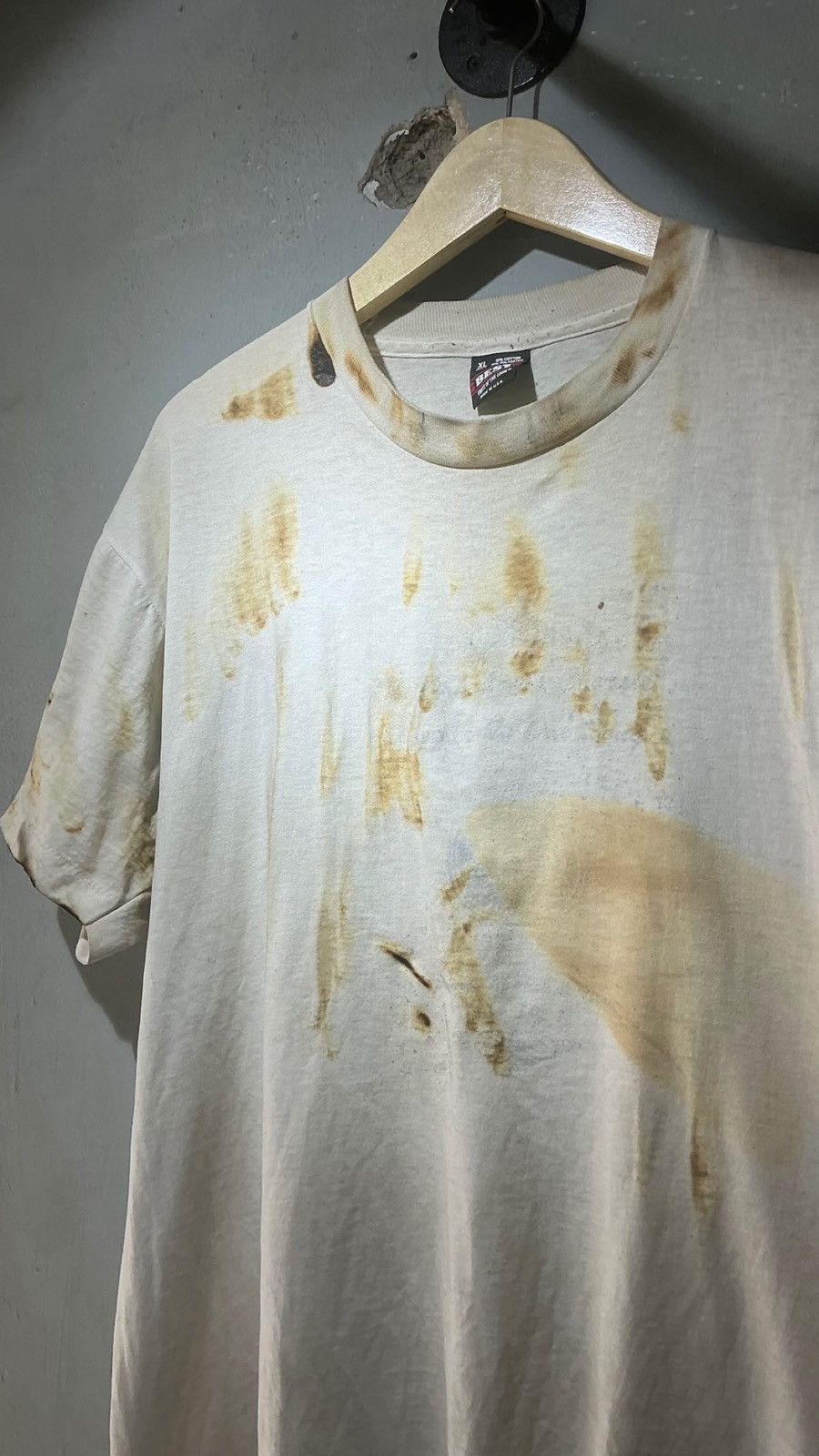 Vintage 90s best fruit of the loom “iron burn & stain tshirt” Size US XL / EU 56 / 4 - 5 Thumbnail