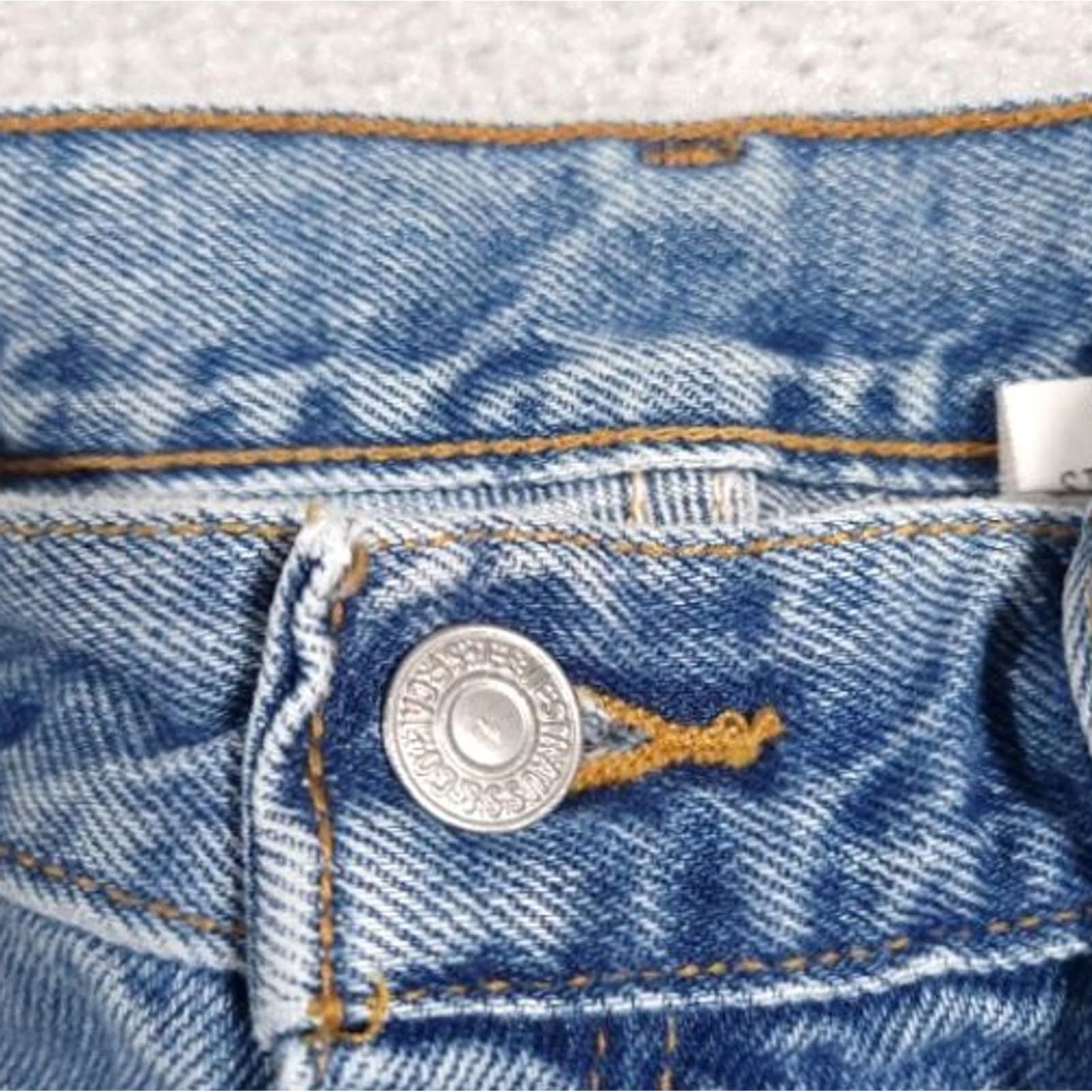 Levi's Levi's 512 DIY Cutoff Shorts Women 12 Reg M Slim Fit Distressed Blue 5-Pocket Denim Distressed Bermuda Slimming Medium Wash Spring Summer Fall Women Size 34" / US 12 / IT 48 - 5 Thumbnail