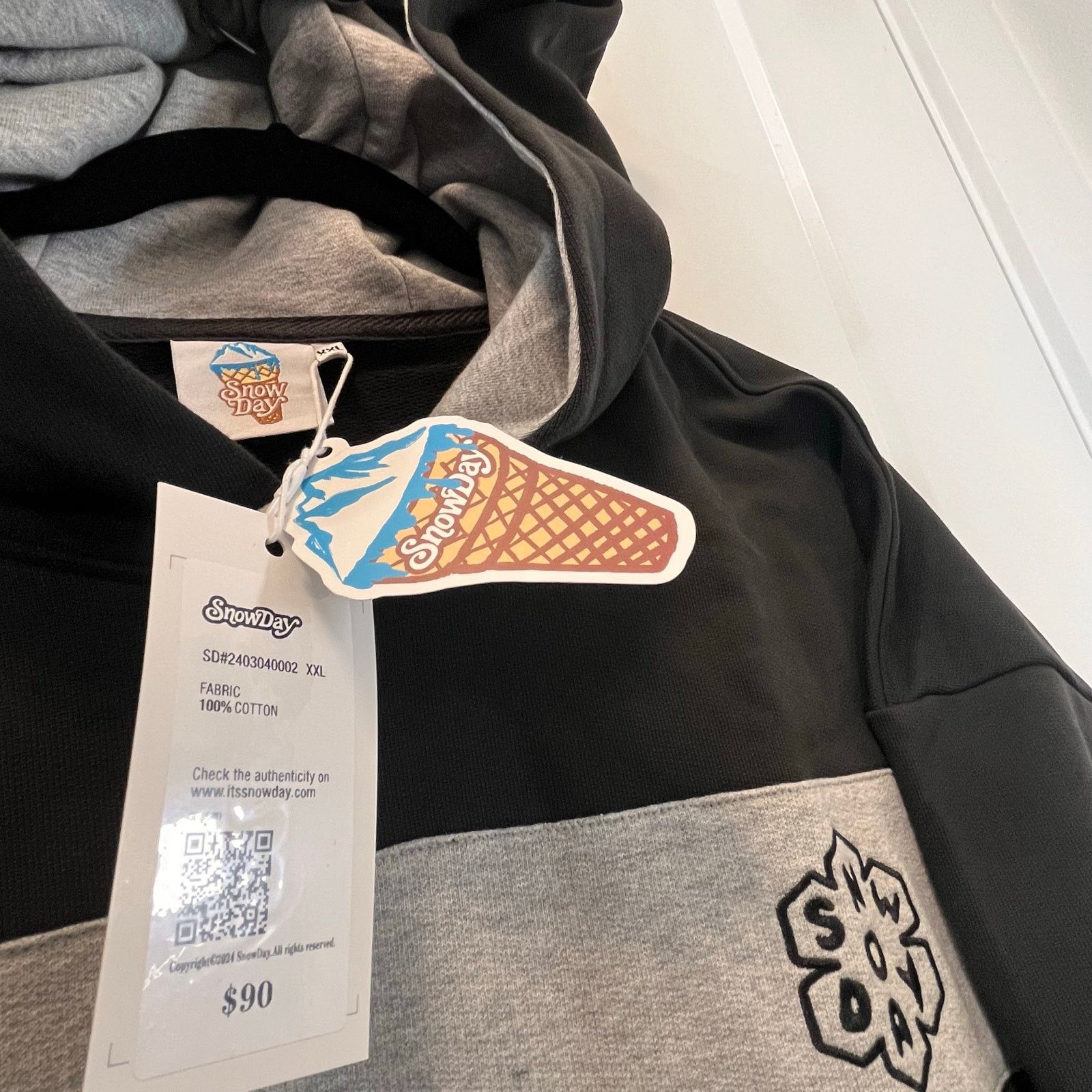 Snowday •NWT• SNOWDAY WORLDWIDE STREETWEAR BLACK HOODIE • MENS 2XL Size US XXL / EU 58 / 5 - 6 Thumbnail