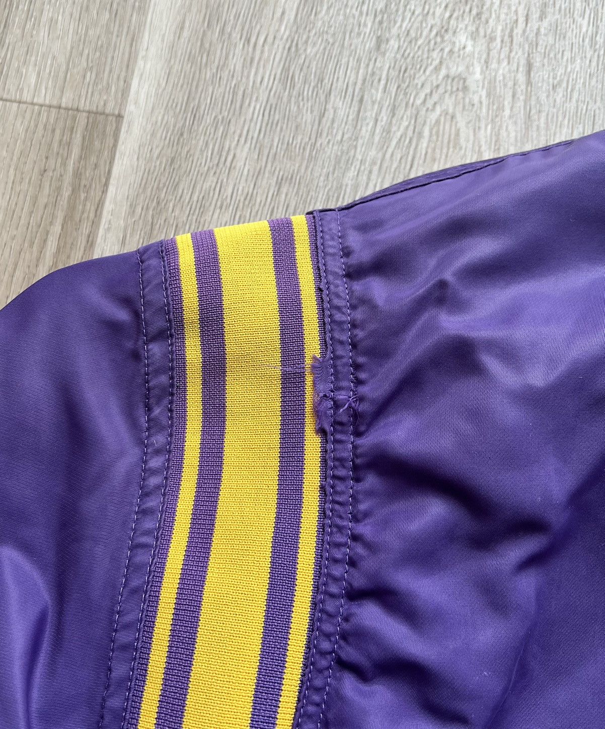 NBA × Vintage Vintage 80-90s NBA L.A. Lakers Purple Bomber Varsity Jacket Size US L / EU 52-54 / 3 - 4 Thumbnail