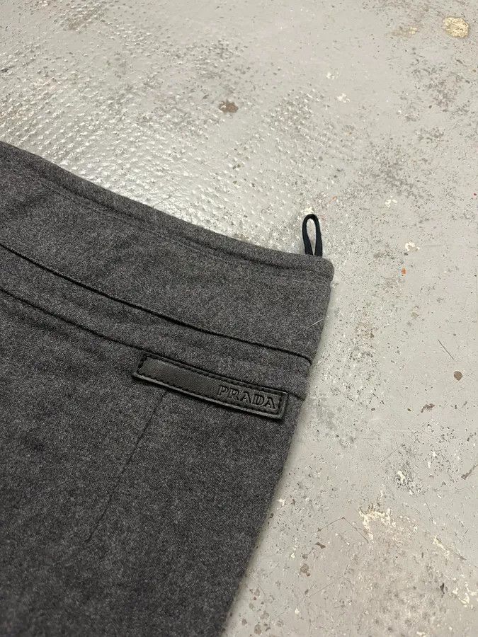 Prada 2000s Prada Wool Grey Midi Skirt Size 30" / US 8 / IT 44 - 9 Thumbnail