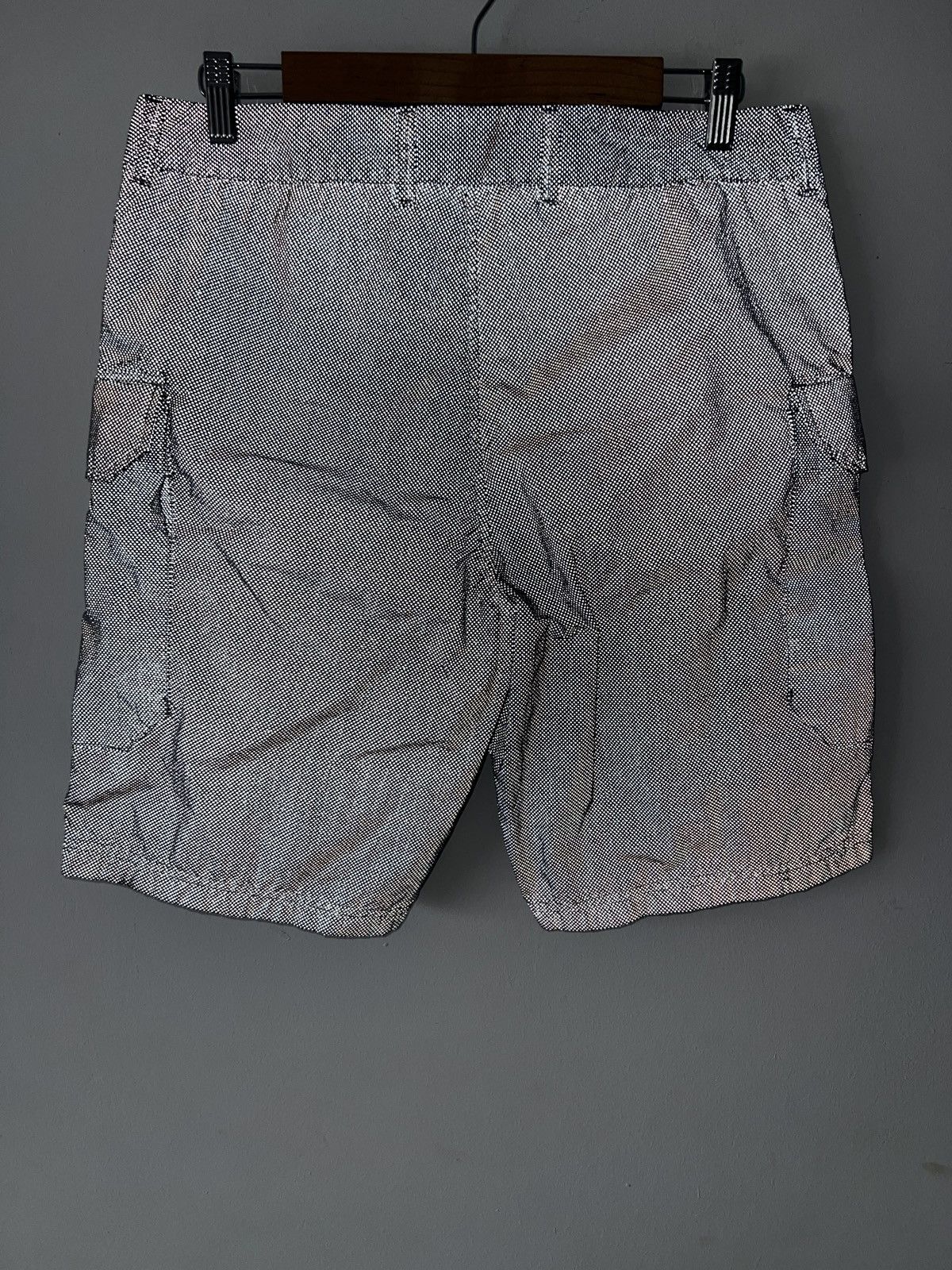 Stone Island 🔥🔥 Stone Island Pixel Reflective Shorts Size US 31 - 4 Thumbnail