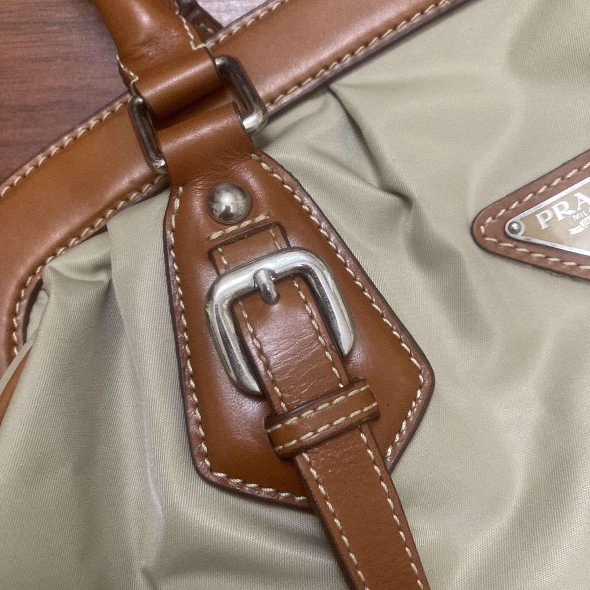 Prada × Vintage Vintage prada triangle logo bag Size ONE SIZE - 2 Thumbnail