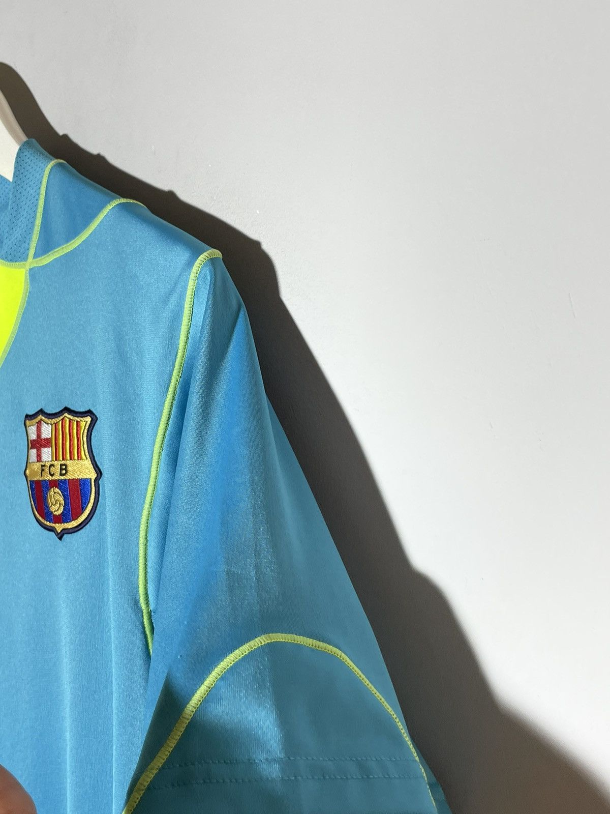 Vintage FC Barcelona Nike Vintage Hype Y2k Football Training Jersey Size US M / EU 48-50 / 2 - 7 Thumbnail