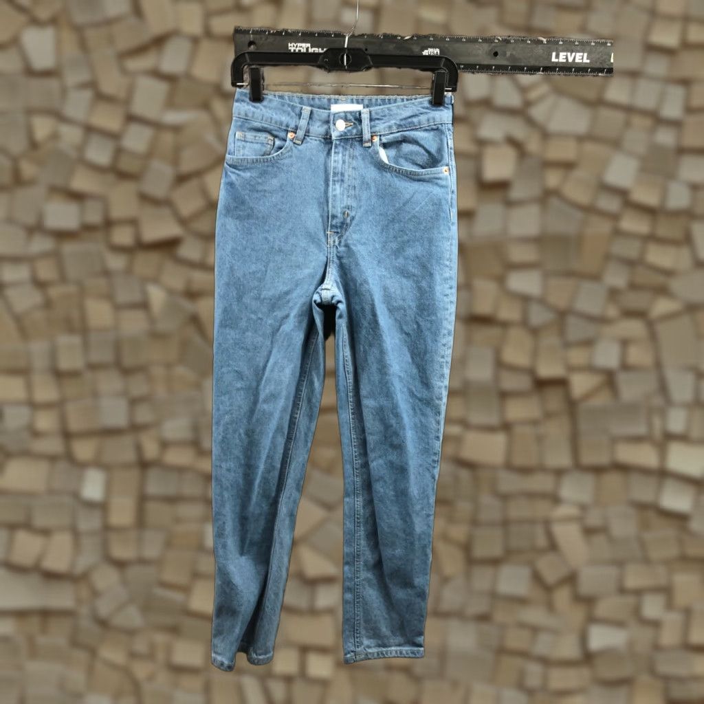 H&M H&M High Rise Taper Jeans Size 4 Womens Medium Wash Blue Jeans 27in Inseam 5-Pocket Design Regular Cotton Denim Brand H&M Womens Tangible Size 27" / US 4 / IT 40 - 1 Thumbnail