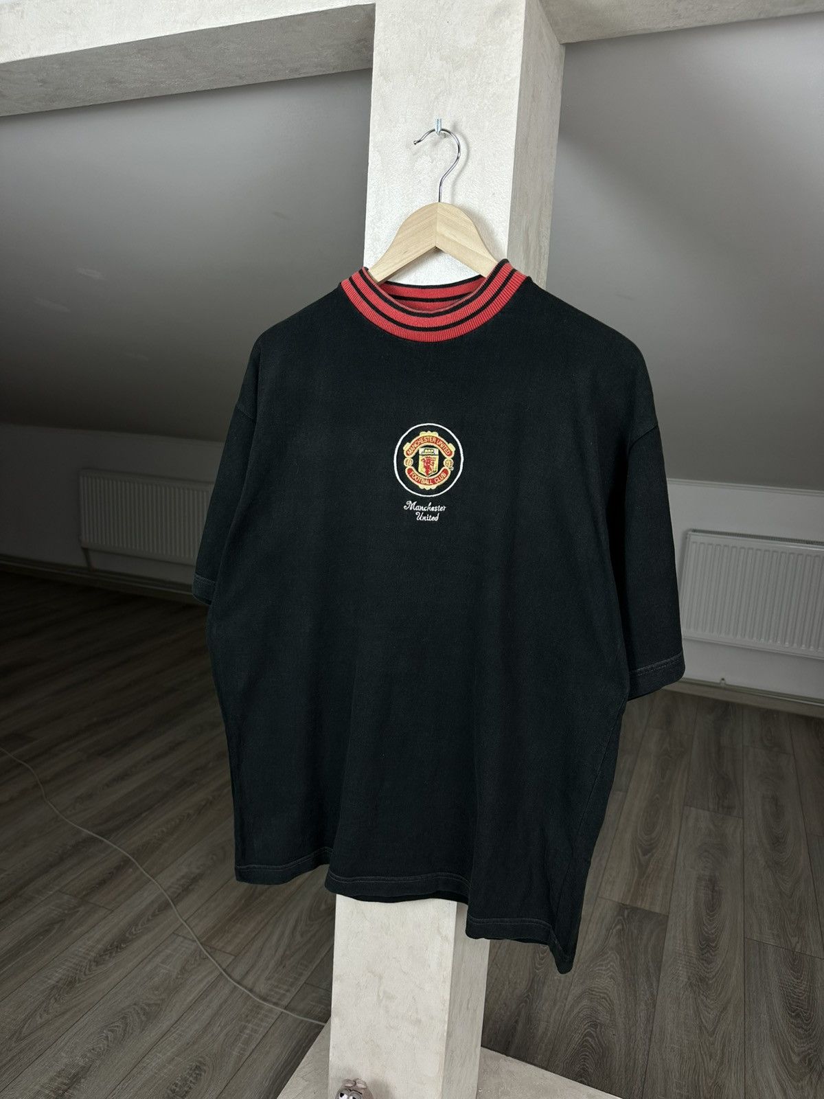 Vintage Vintage Manchester United Football Tee 90s Centre Logo Faded Size US L / EU 52-54 / 3 - 1 Thumbnail