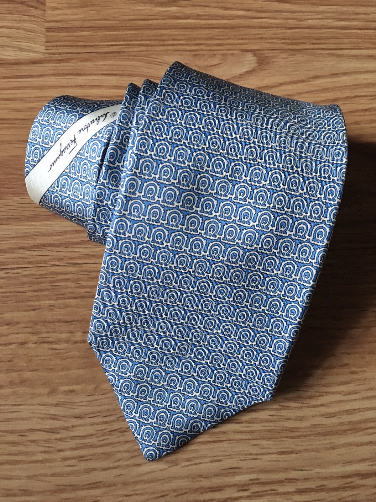 Salvatore Ferragamo Horseshoes Print Blue Silk Mens Tie