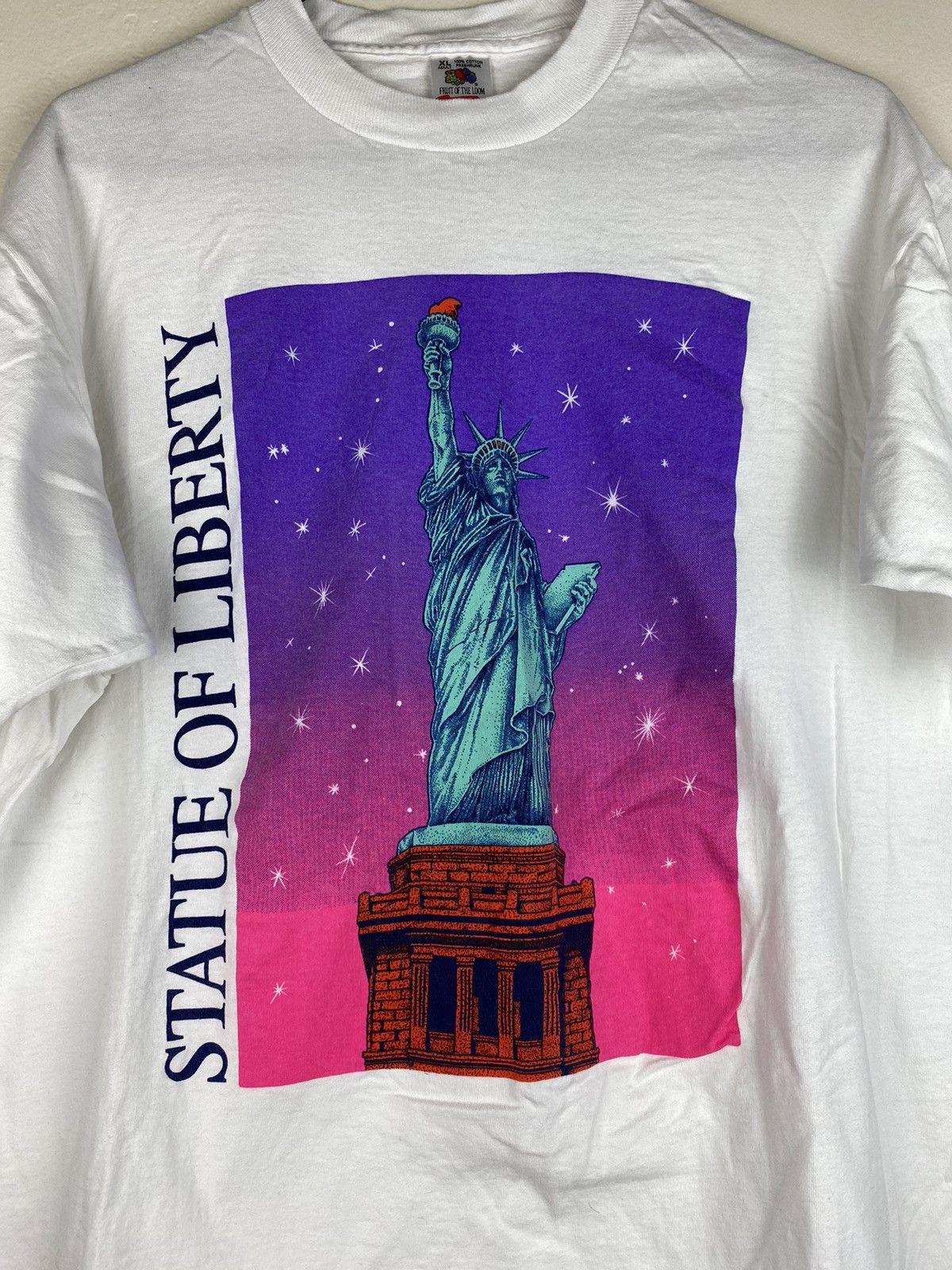 Vintage Vintage Single Stitch White NYC Statue Of Liberty T shirt Size US XL / EU 56 / 4 - 2 Thumbnail