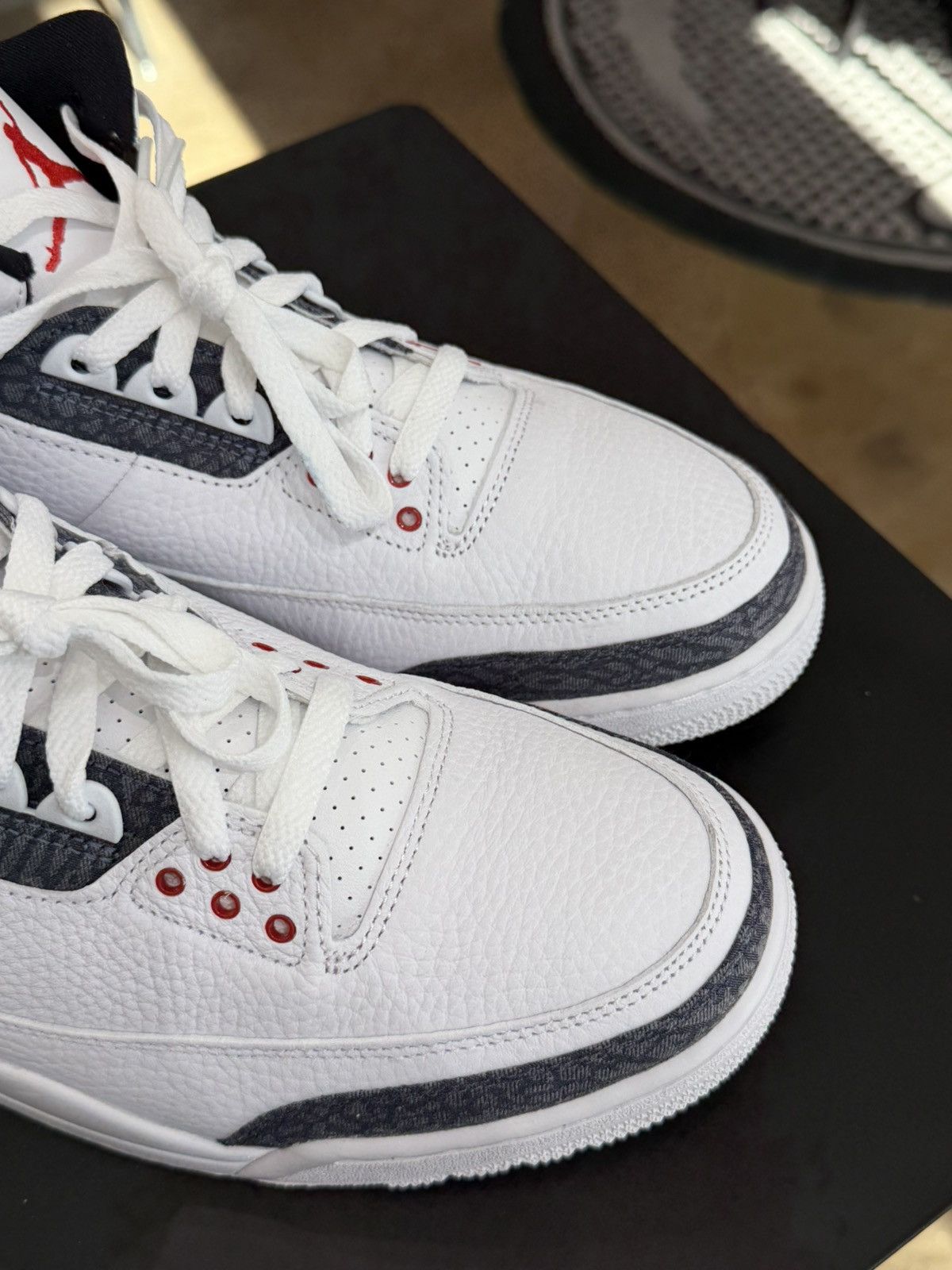 Jordan Brand Air Jordan 3 Fire Red Denim Size 10.5 (2020) Size US 10.5 / EU 43-44 - 8 Thumbnail