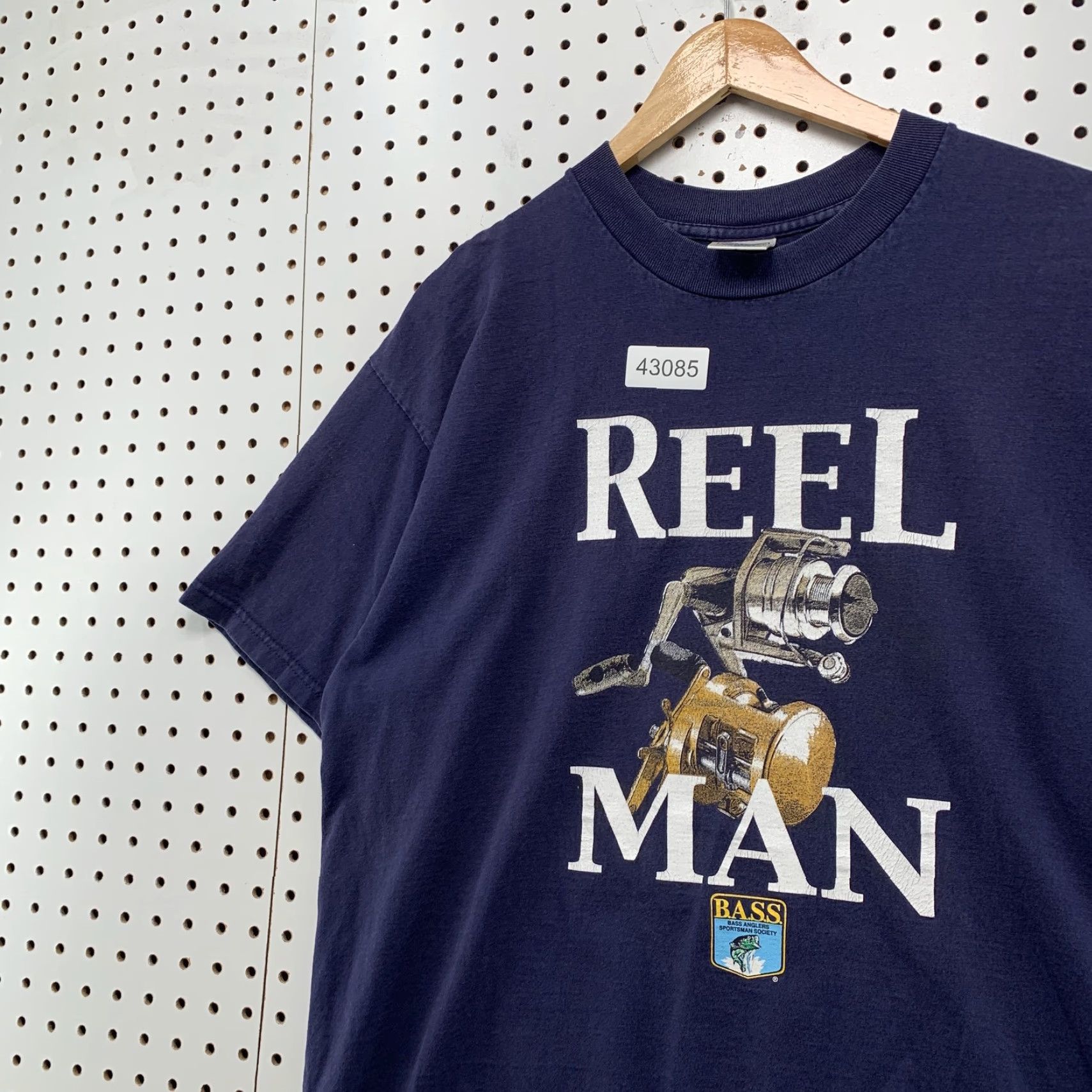 Delta VINTAGE Delta Shirt Mens XL Blue Navy Blue Short Sleeve Reel Man Bass Fishing Shirt VRNT? Size US XL / EU 56 / 4 - 2 Thumbnail
