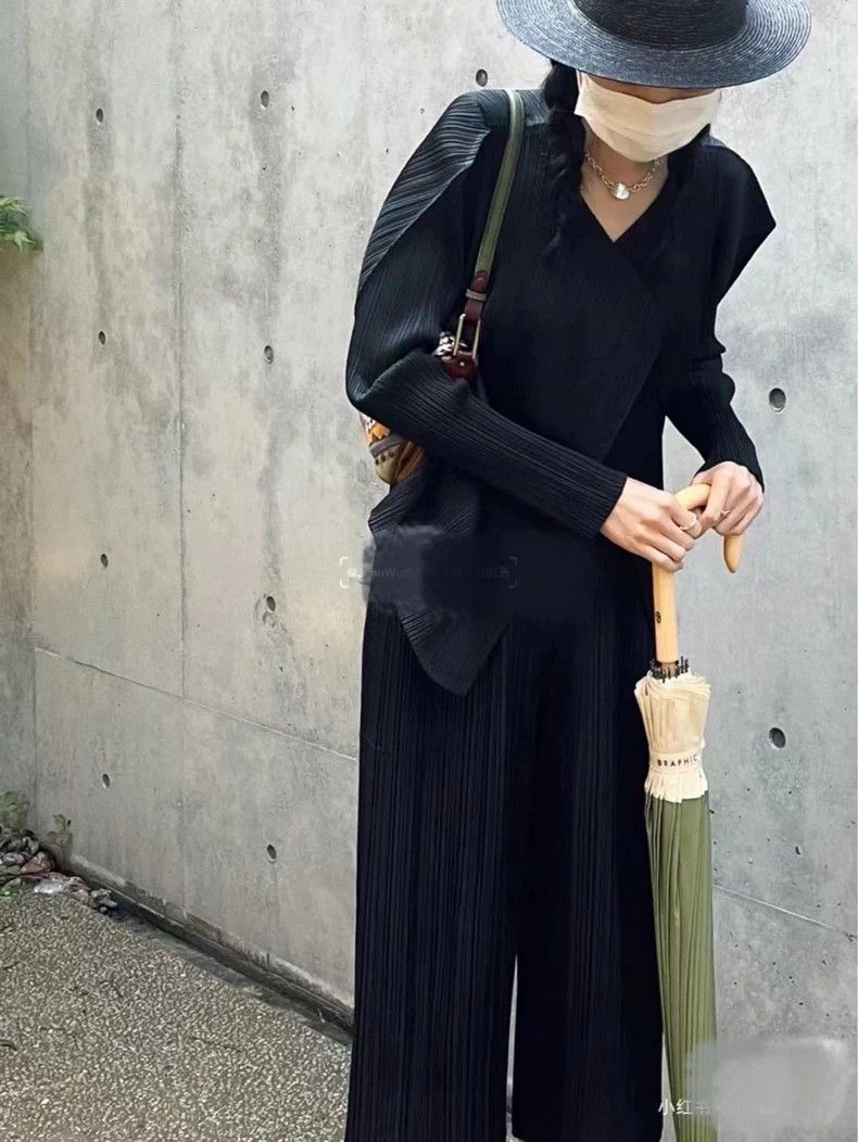 Issey Miyake Issey Miyake Black pleated coat Size M / US 6-8 / IT 42-44 - 7 Thumbnail