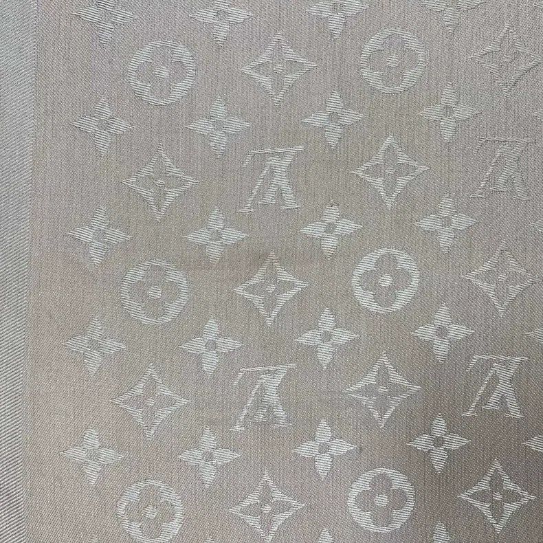 Louis Vuitton Louis Vuitton monogram pink, aged wool and silk shawl sc Size ONE SIZE - 7 Thumbnail