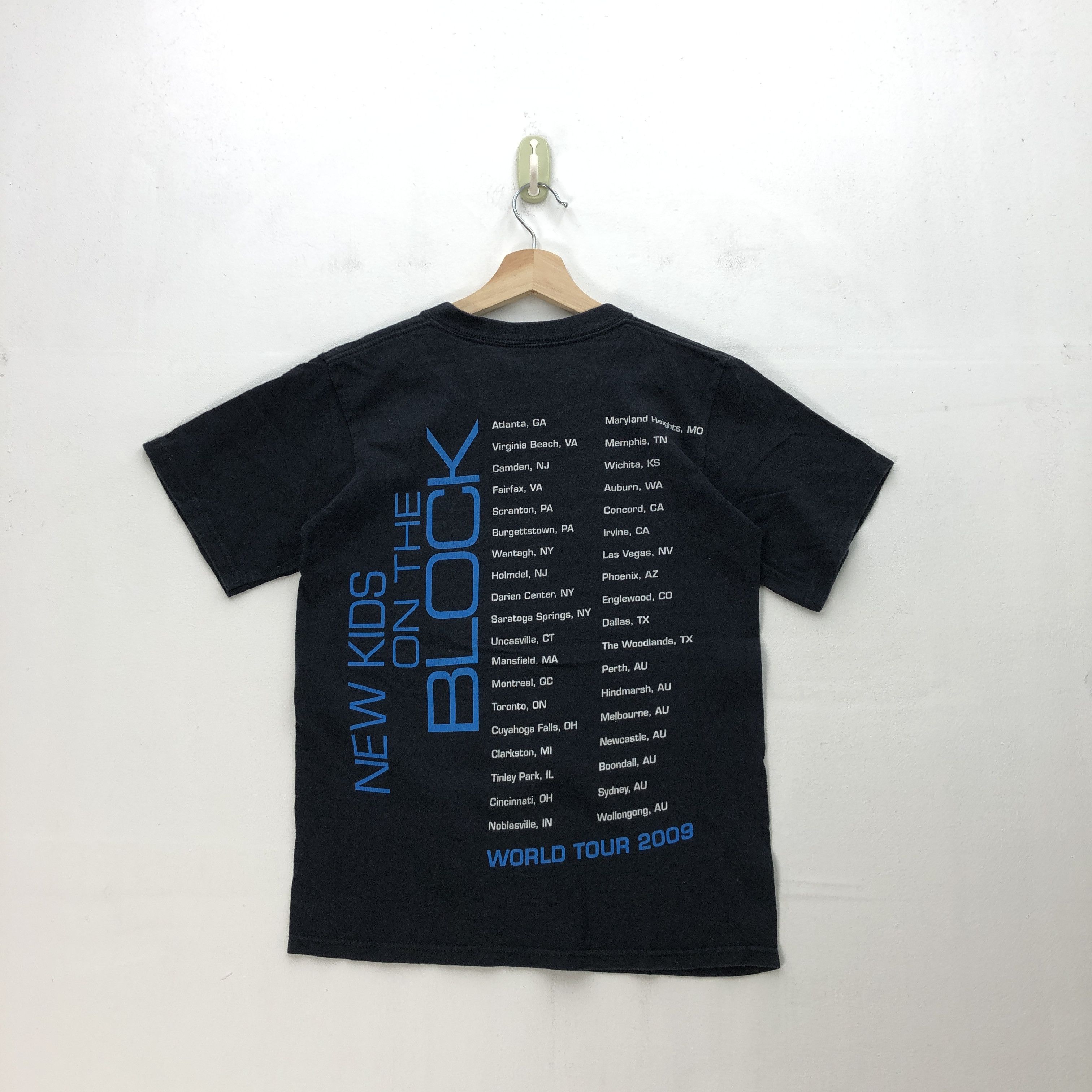 Band Tees Vintage New Kids on The Block T Shirt Rock Band 56789 Size US S / EU 44-46 / 1 - 2 Thumbnail