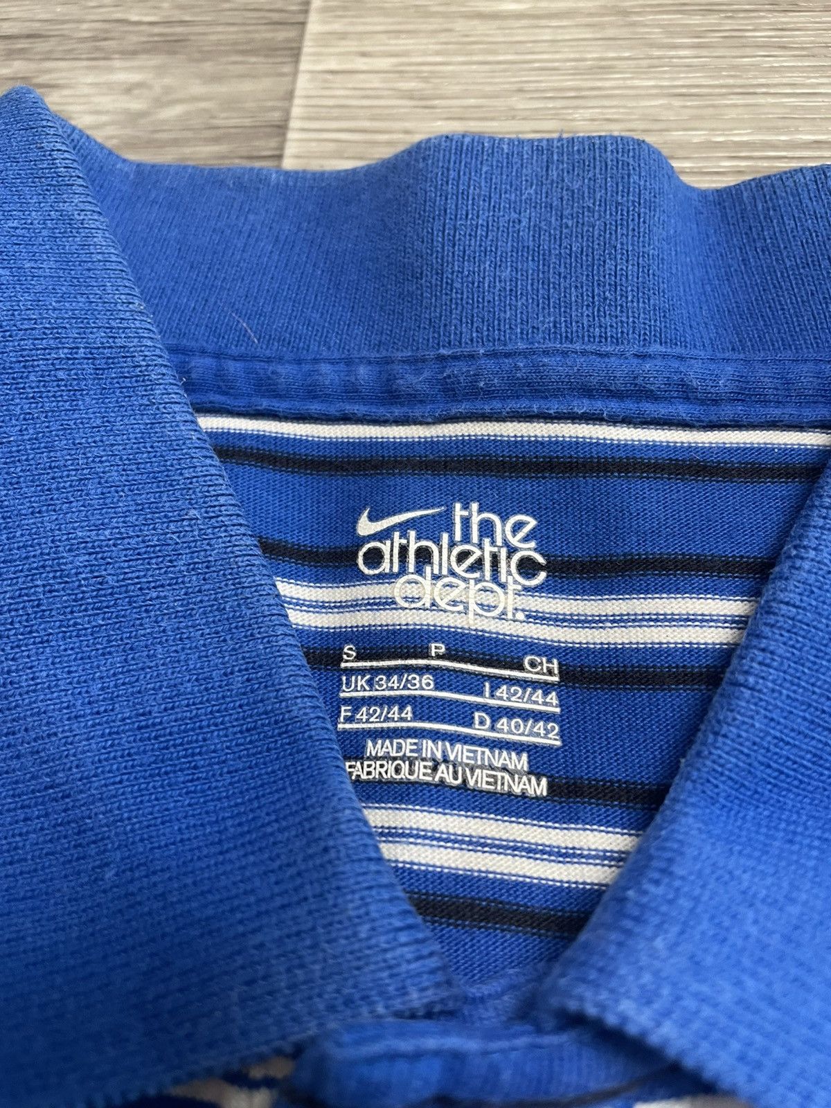 Nike Vintage Nike Striped Polo Shirt Y2K Size US S / EU 44-46 / 1 - 8 Thumbnail