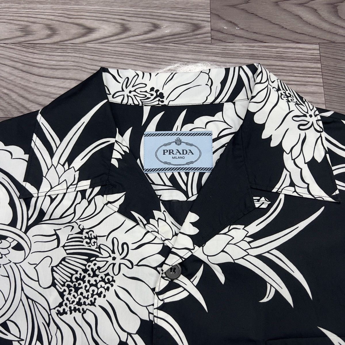 Prada Prada SS18 Dahlia Flames Poplin Shirt Size US L / EU 52-54 / 3 - 6 Thumbnail